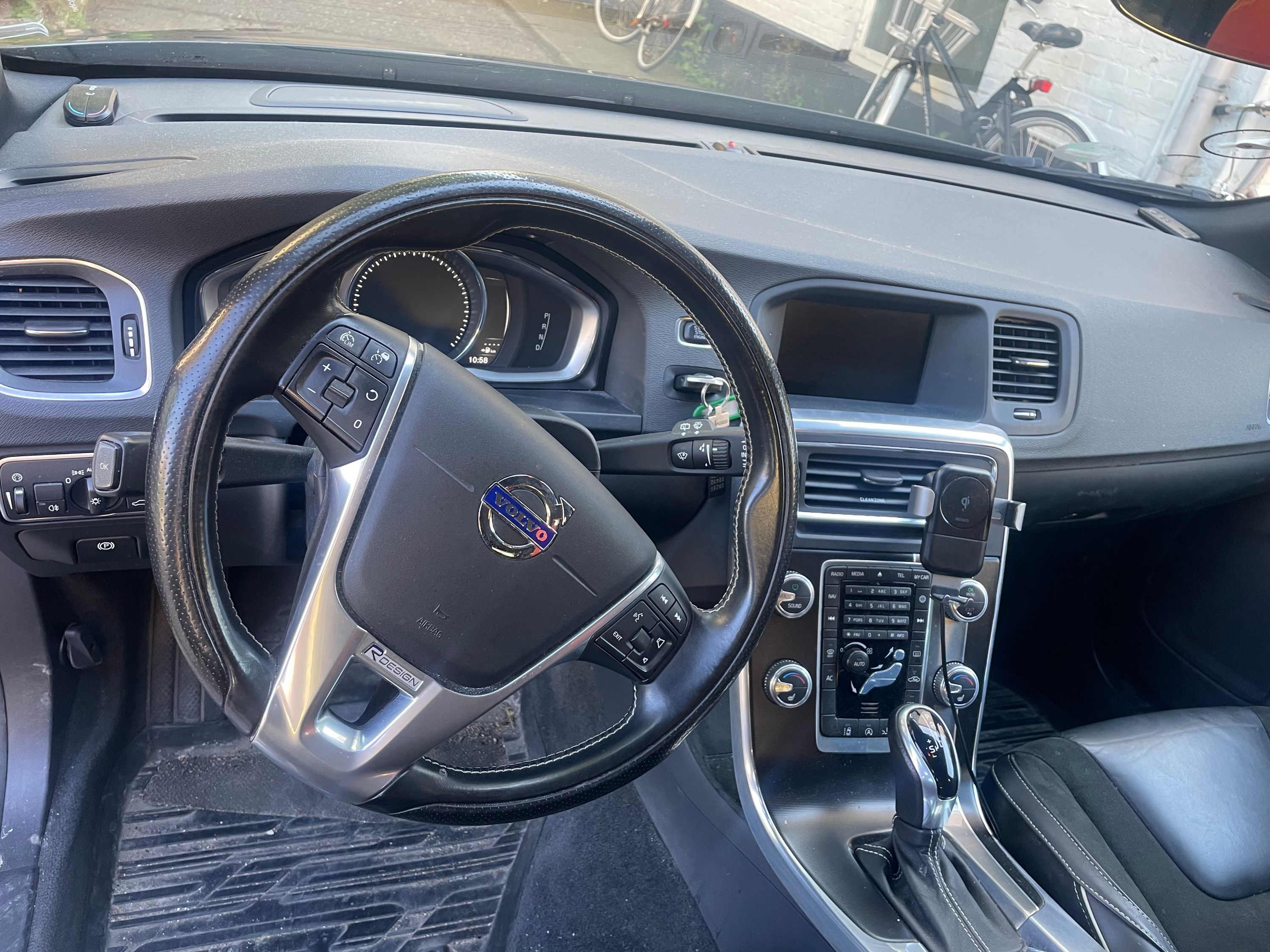 VOLVO V60 Thumbnail 5