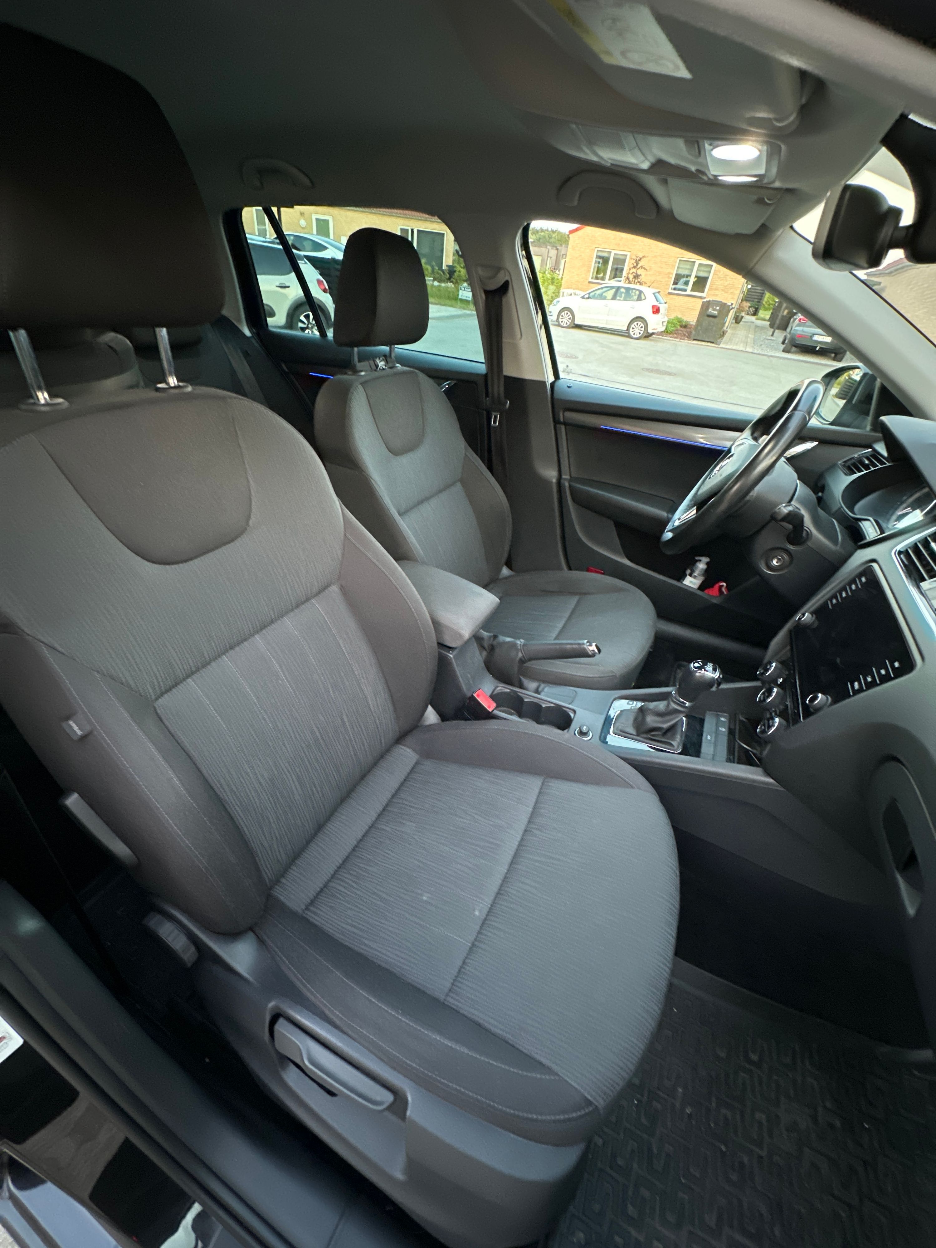 SKODA Octavia Thumbnail 6
