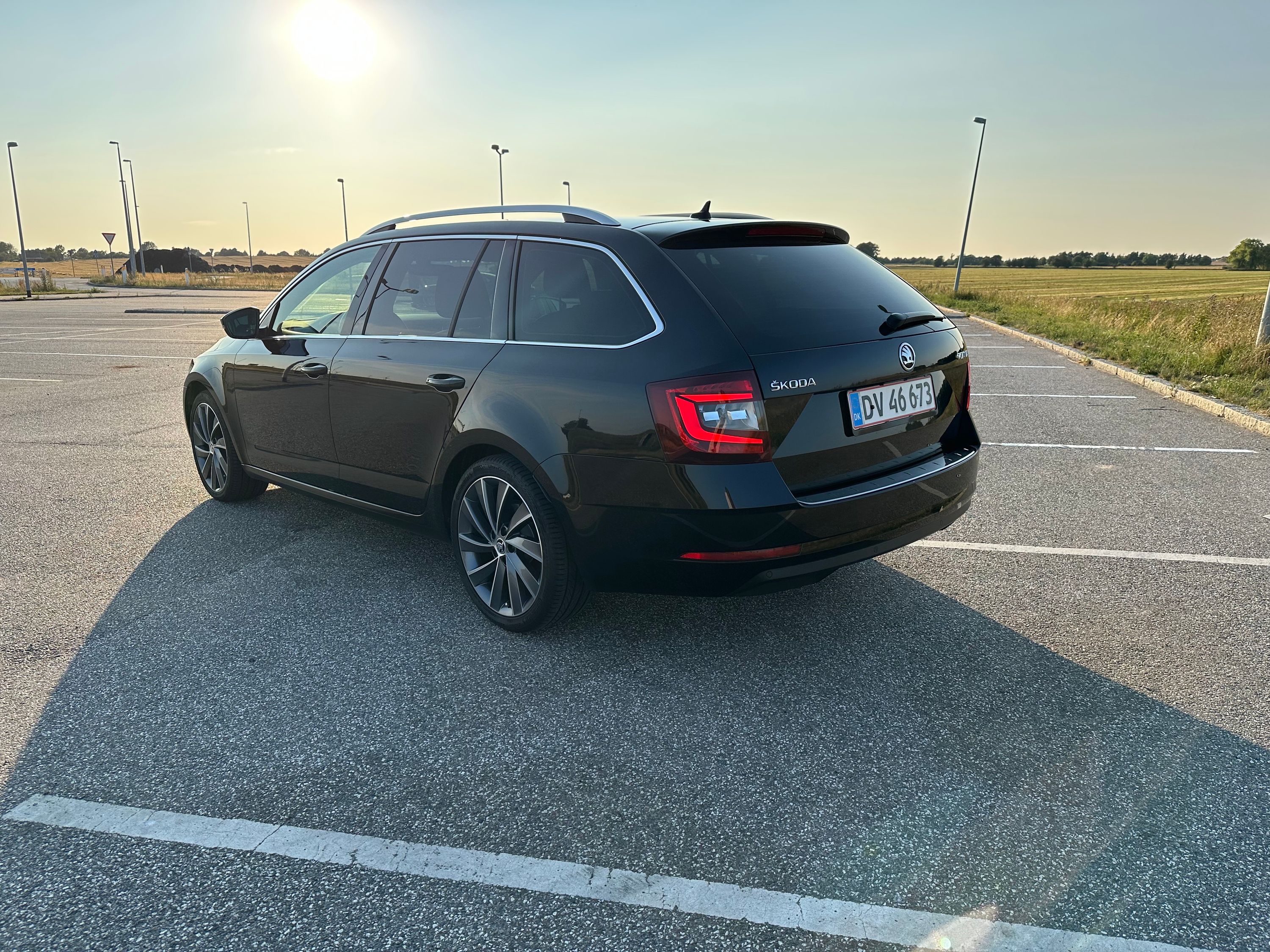 SKODA Octavia Thumbnail 2