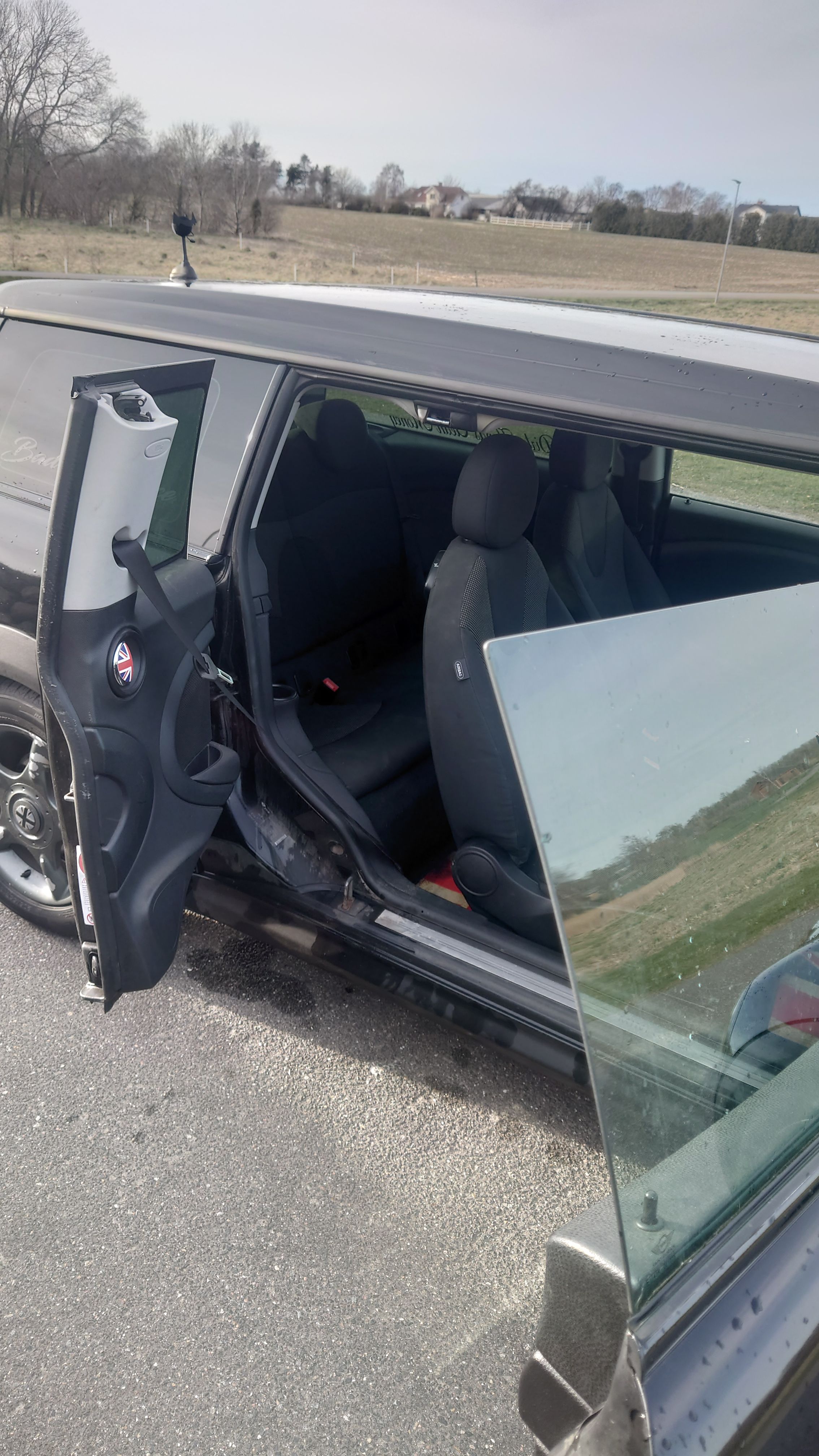MINI Cooper Thumbnail 3