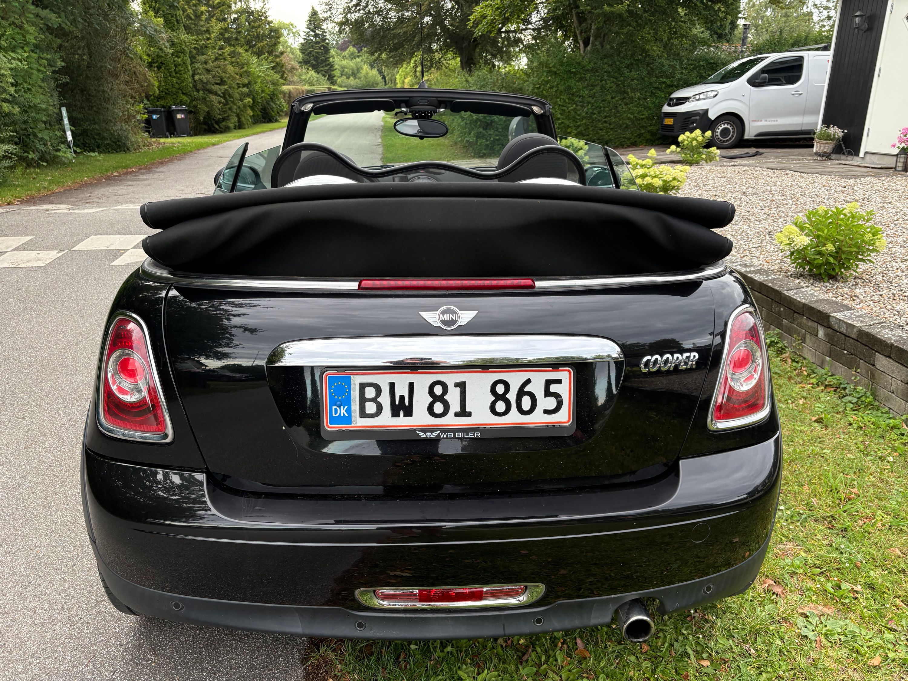 MINI Cooper Thumbnail 4