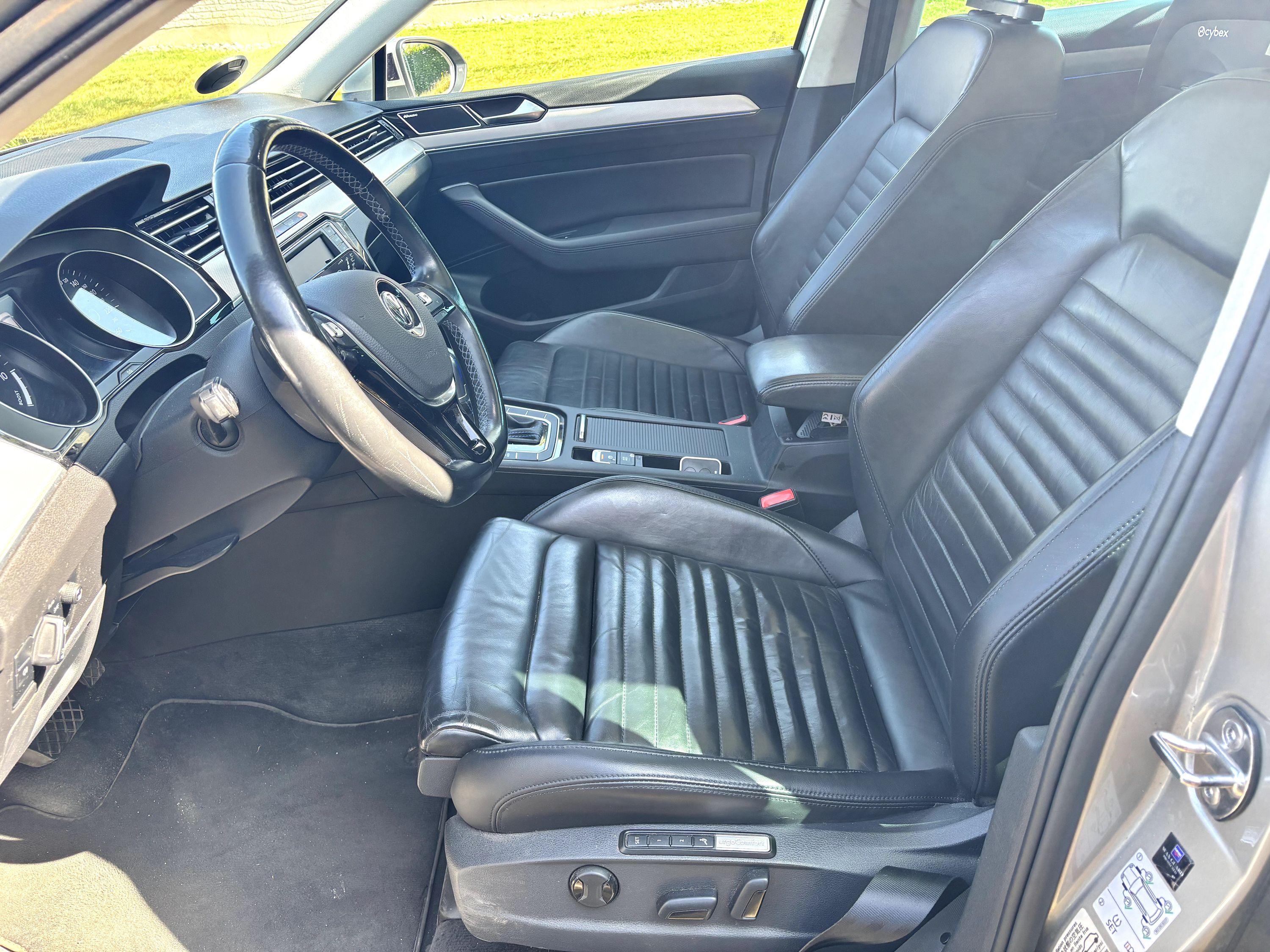 VOLKSWAGEN Passat Thumbnail 10