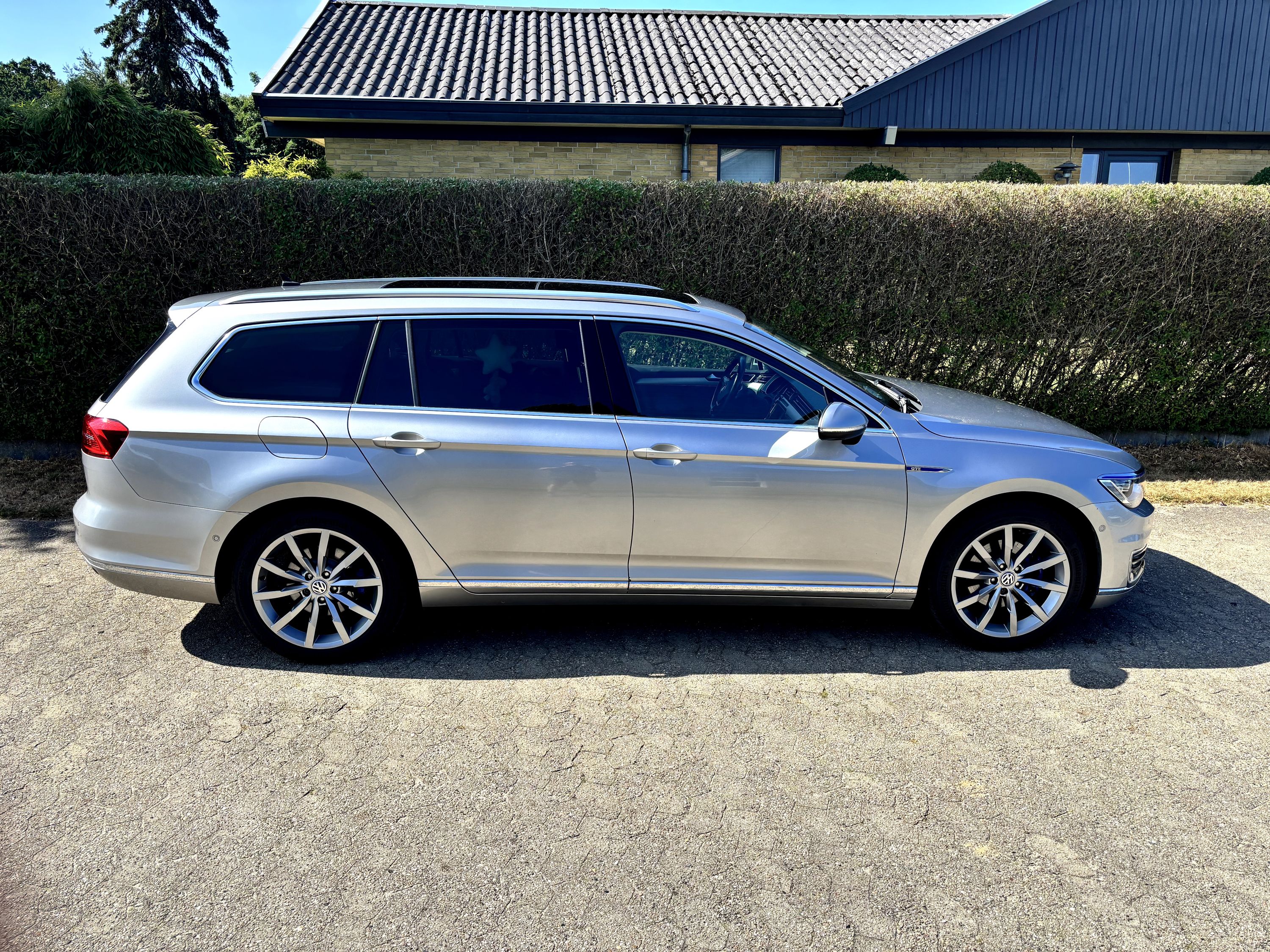 VOLKSWAGEN Passat Thumbnail 9