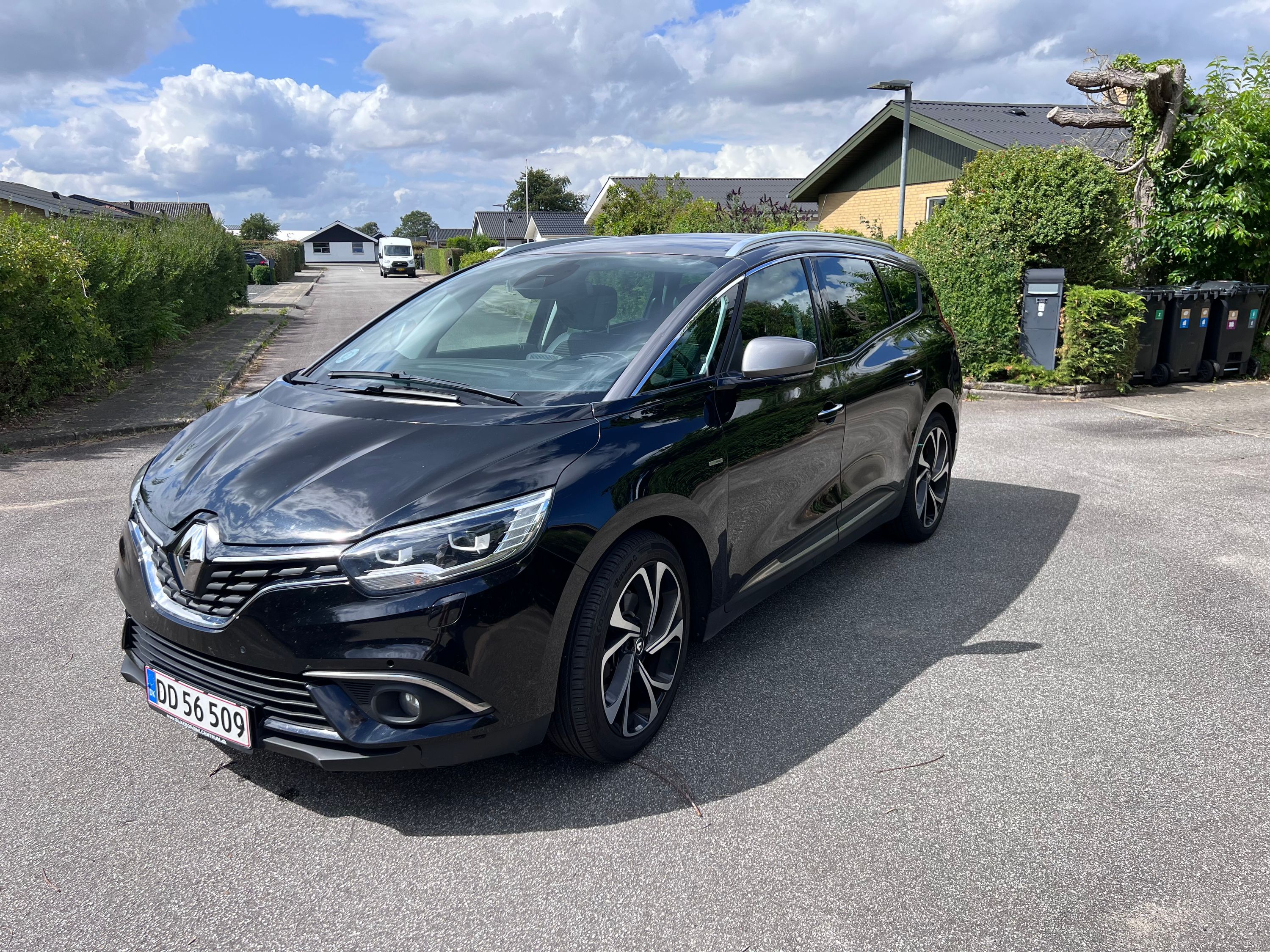 RENAULT Grand Scenic Thumbnail 2