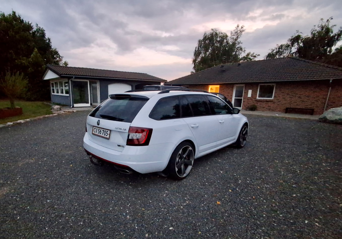 SKODA Octavia Thumbnail 4