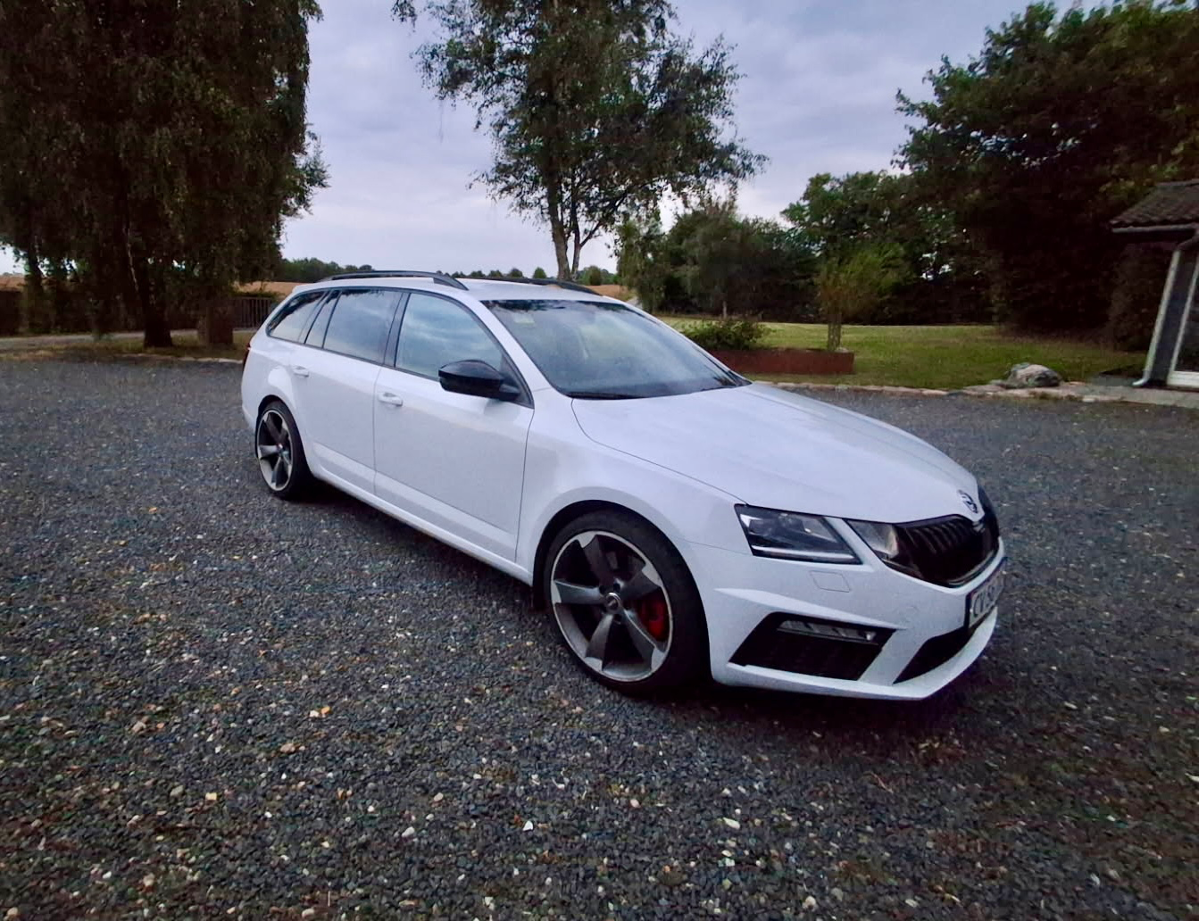 SKODA Octavia Thumbnail 1