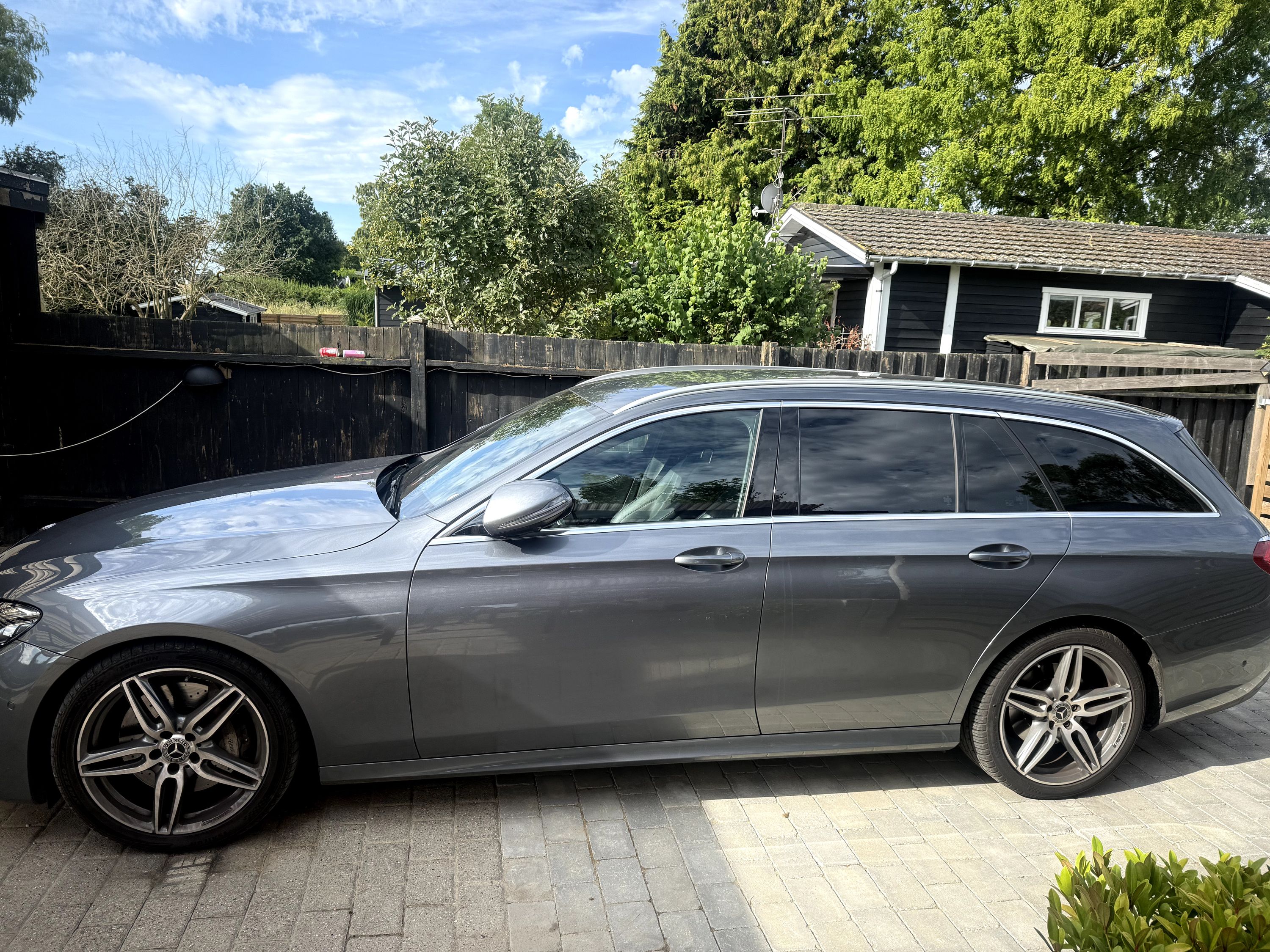 MERCEDES-BENZ E-Klasse Thumbnail 2