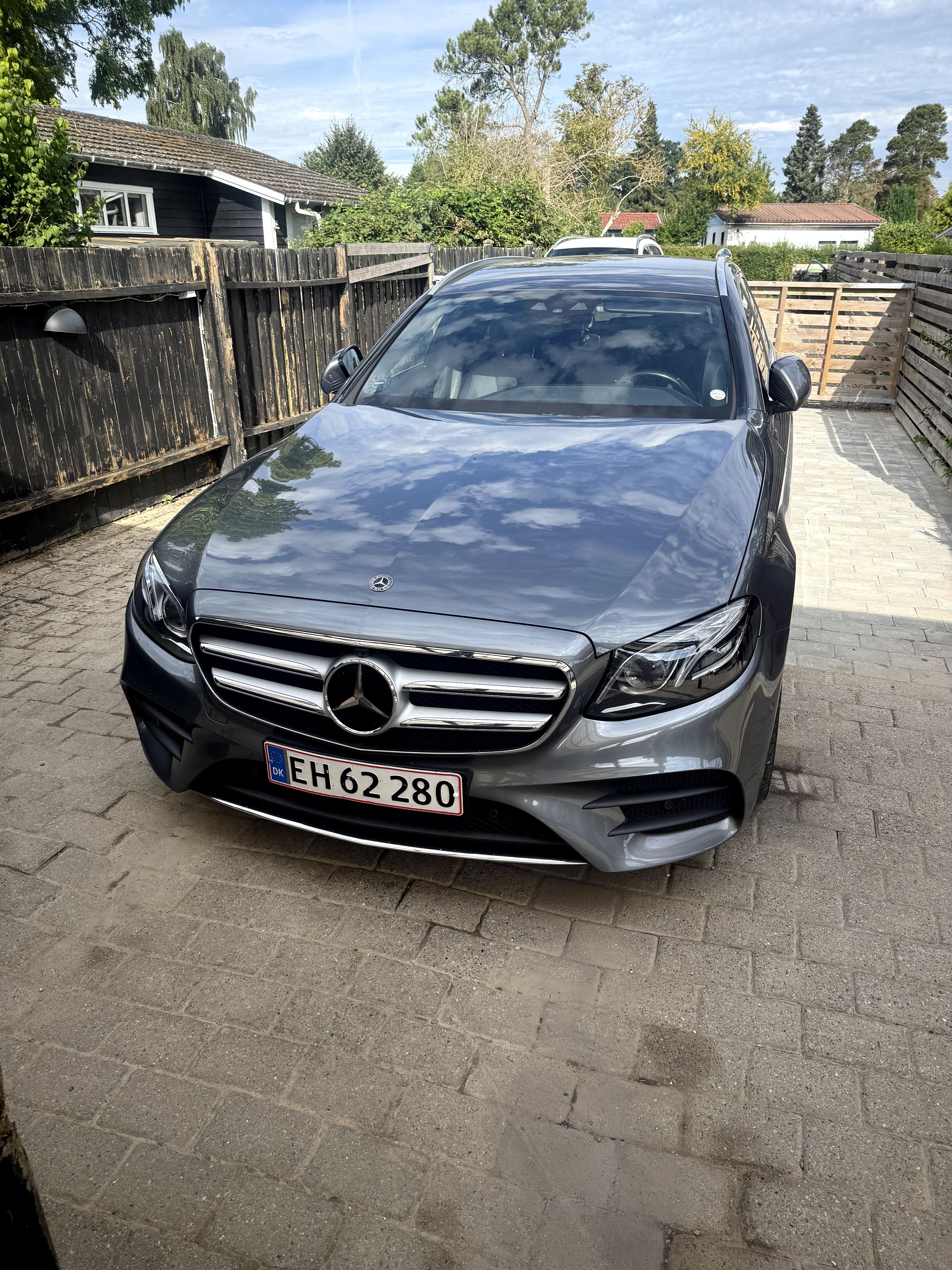 MERCEDES-BENZ E-Klasse Thumbnail 4