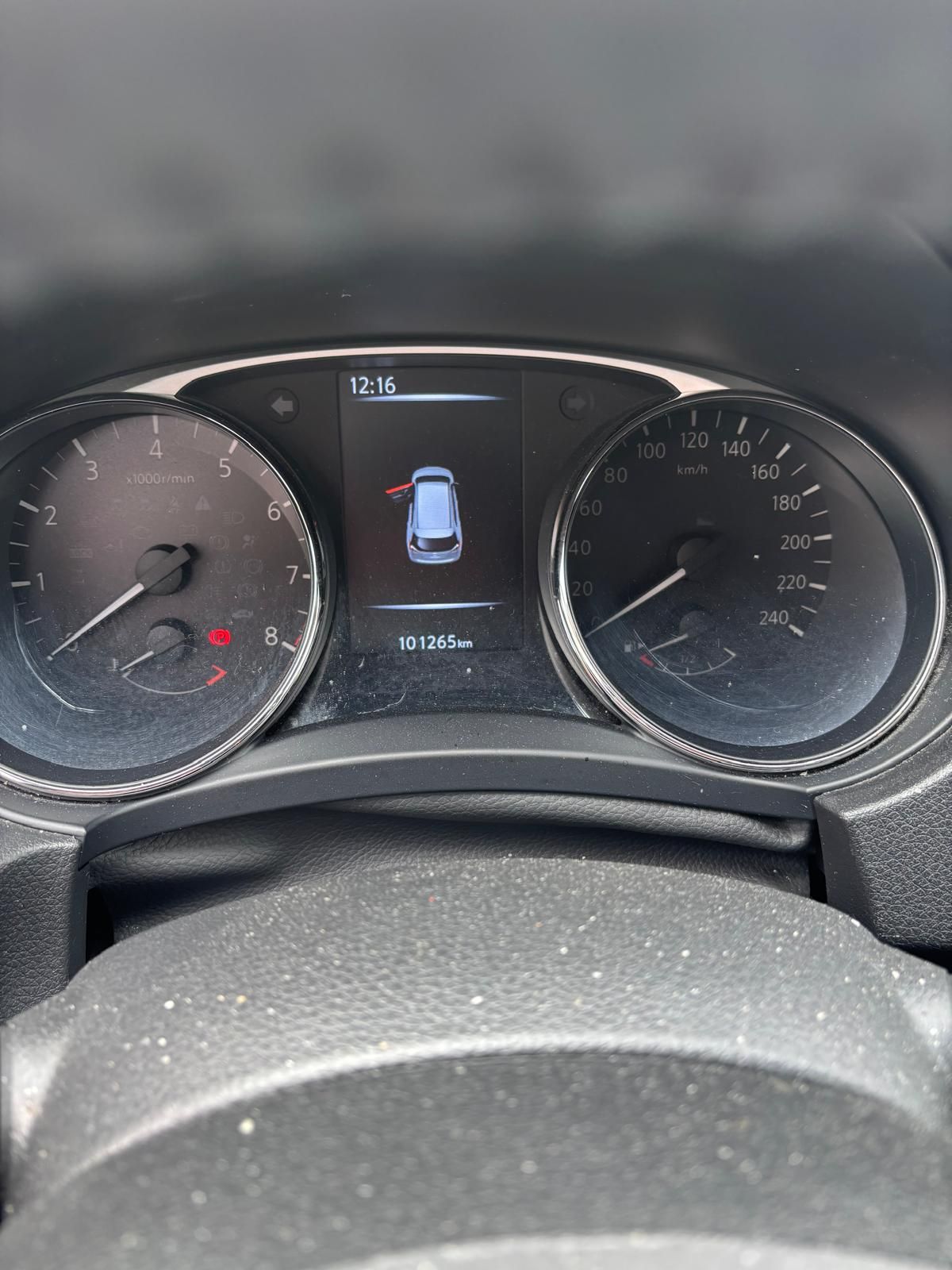 NISSAN X-Trail Thumbnail 2