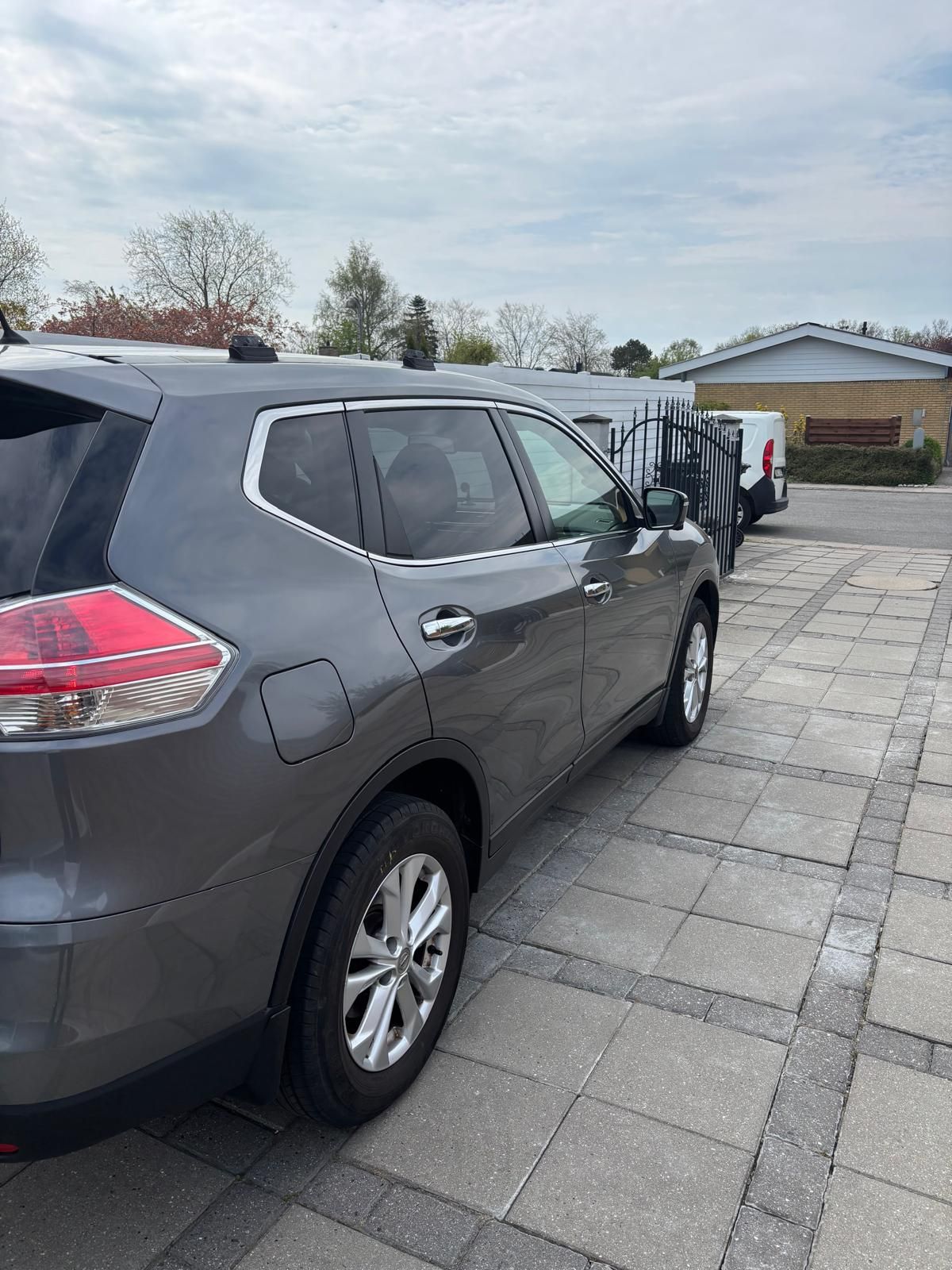 NISSAN X-Trail Thumbnail 7