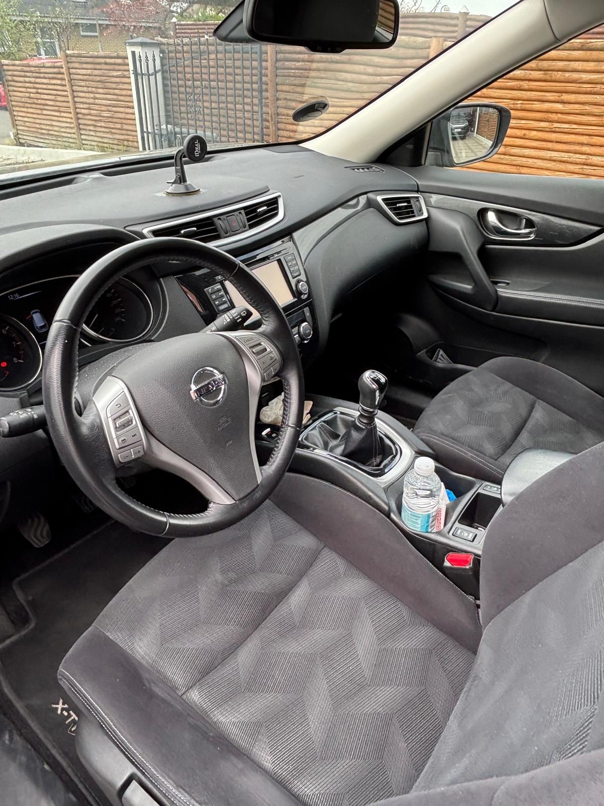 NISSAN X-Trail Thumbnail 4