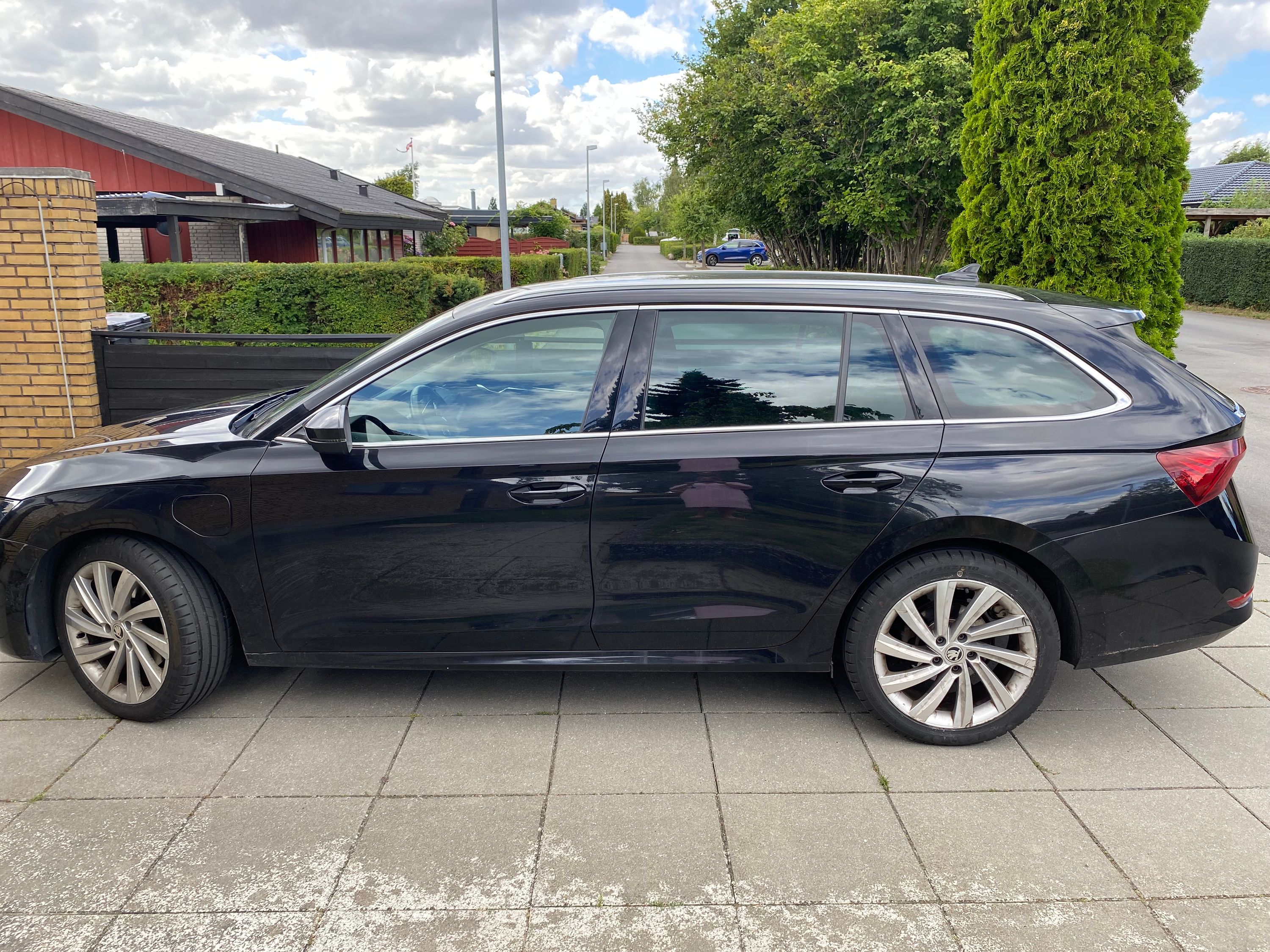 SKODA Octavia Thumbnail 2