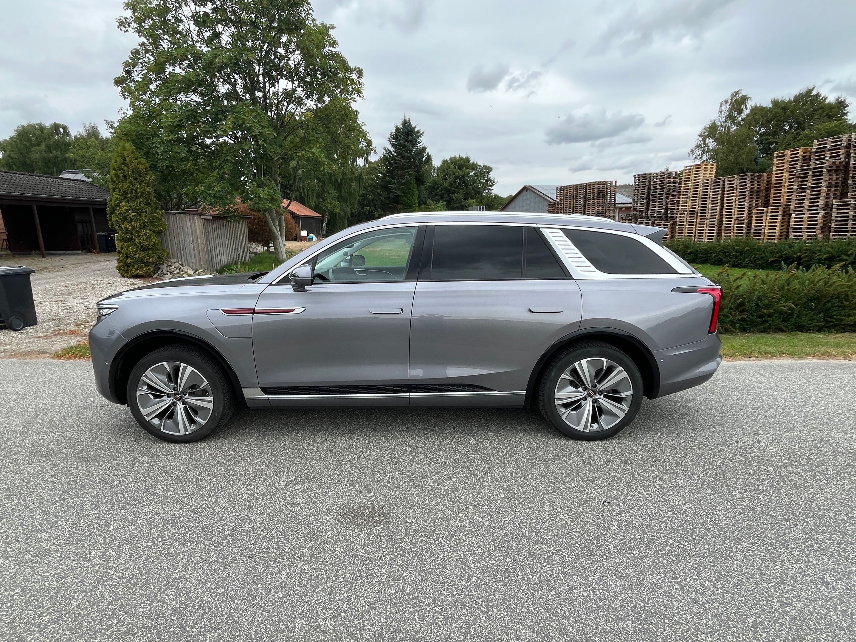 FAW Hongqi E-Hs9 Thumbnail 13