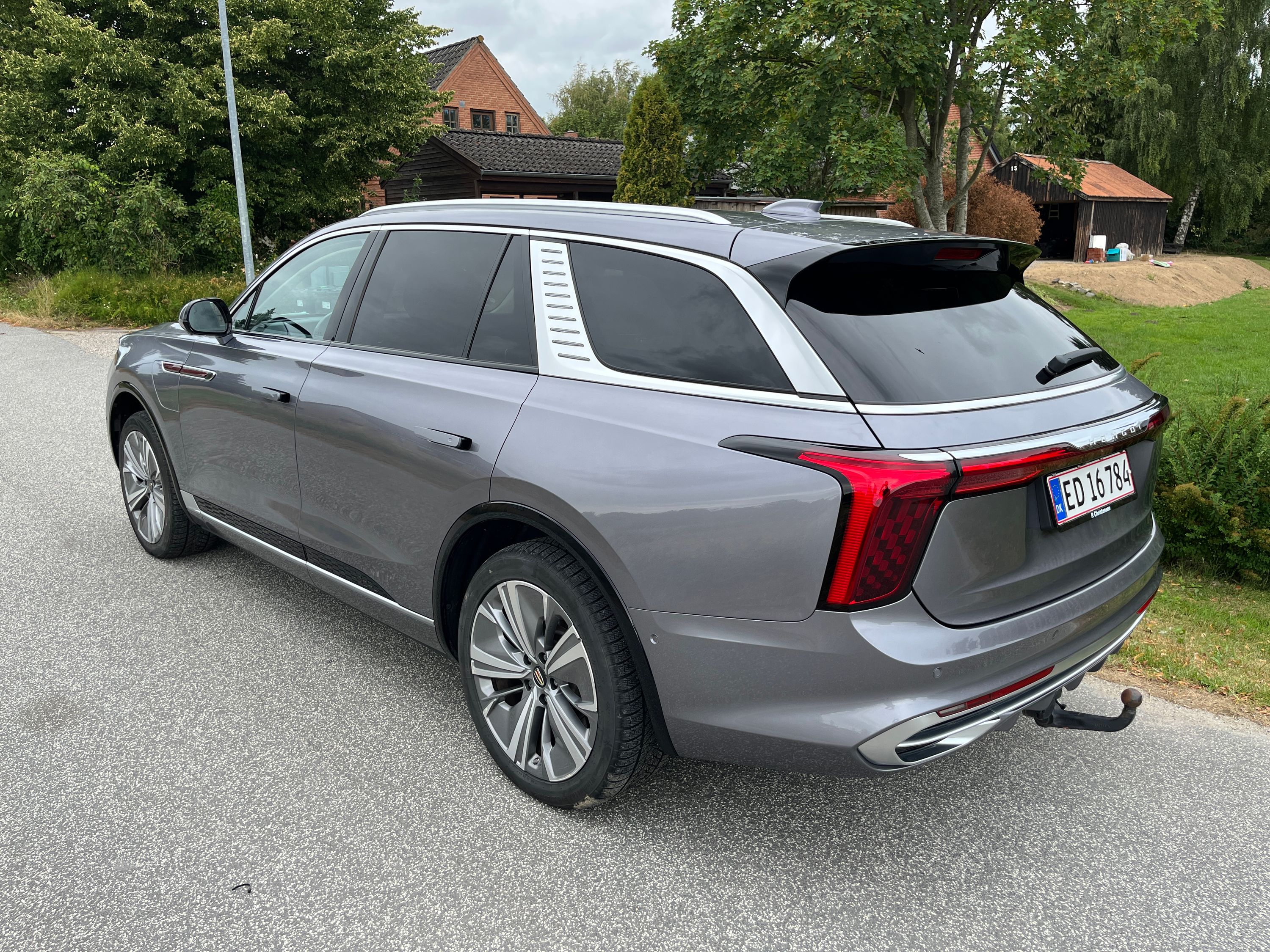 FAW Hongqi E-Hs9 Thumbnail 10