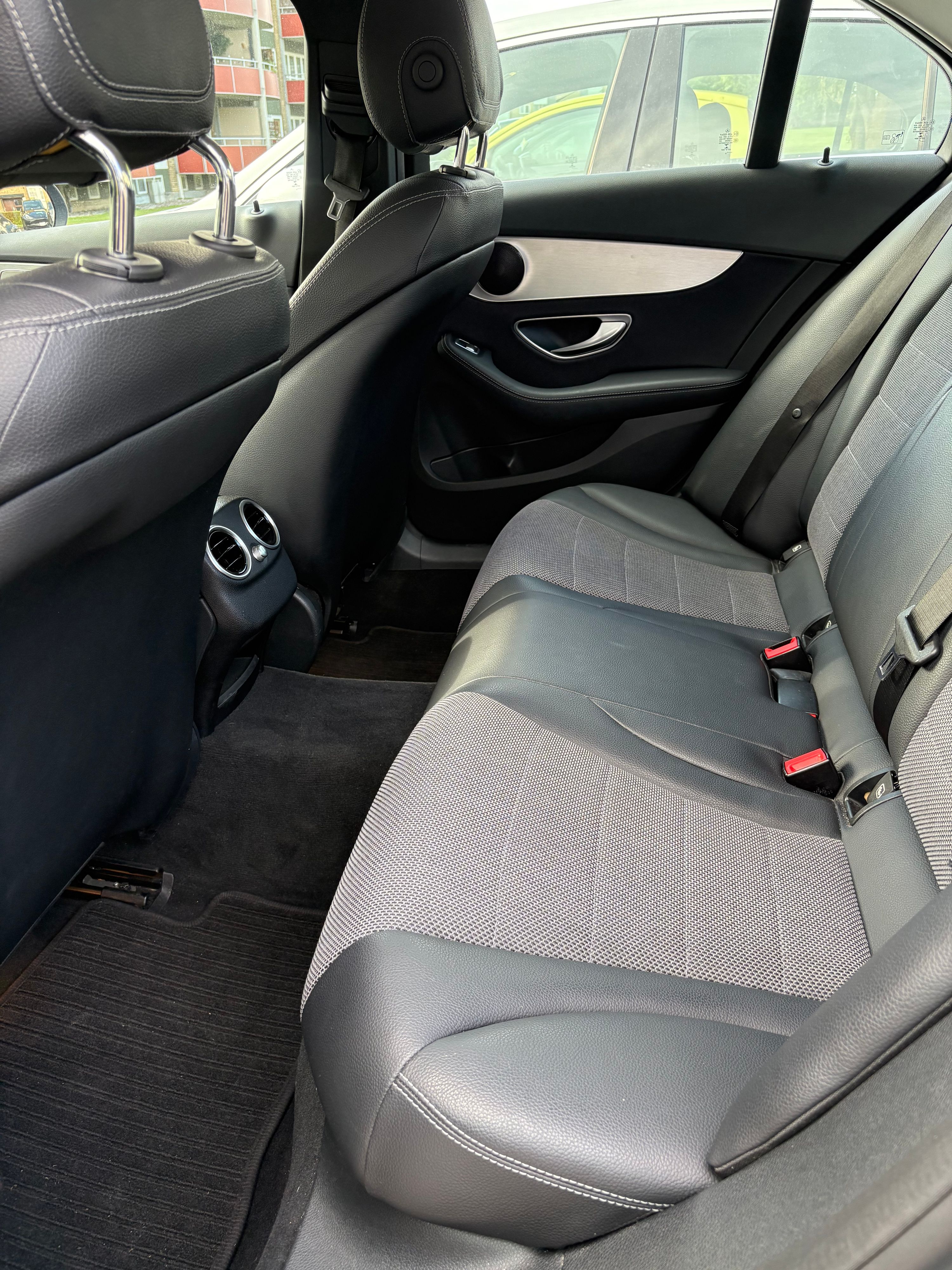 MERCEDES-BENZ C-Klasse Thumbnail 6