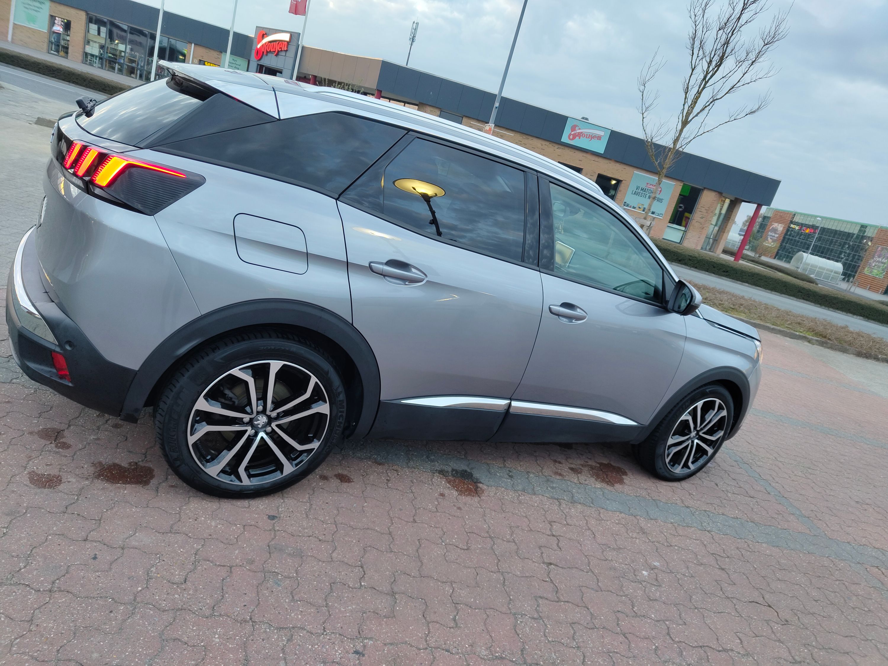 PEUGEOT 3008 Thumbnail 8