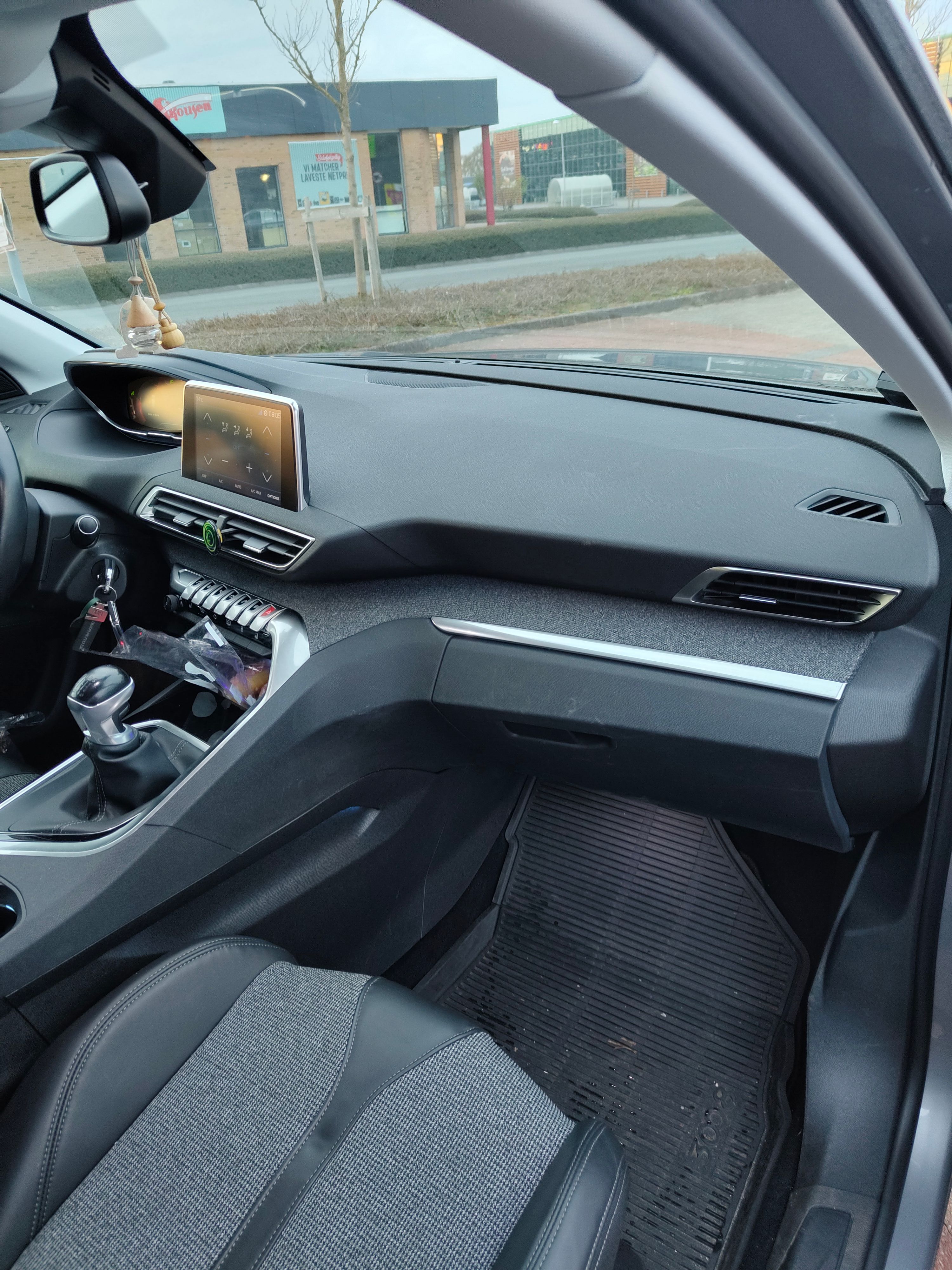 PEUGEOT 3008 Thumbnail 10