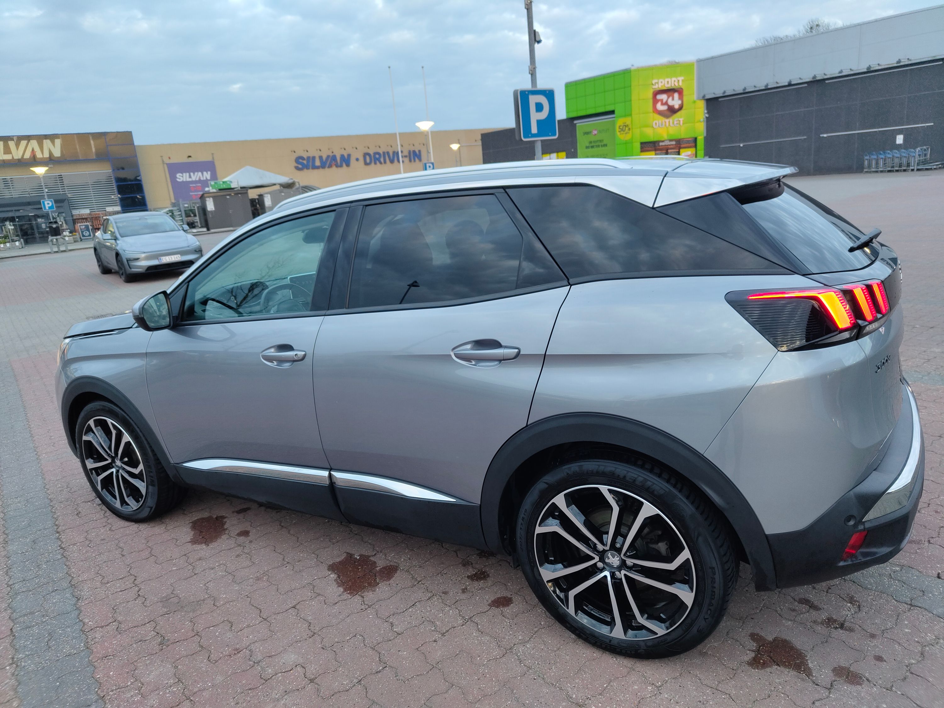 PEUGEOT 3008 Thumbnail 6