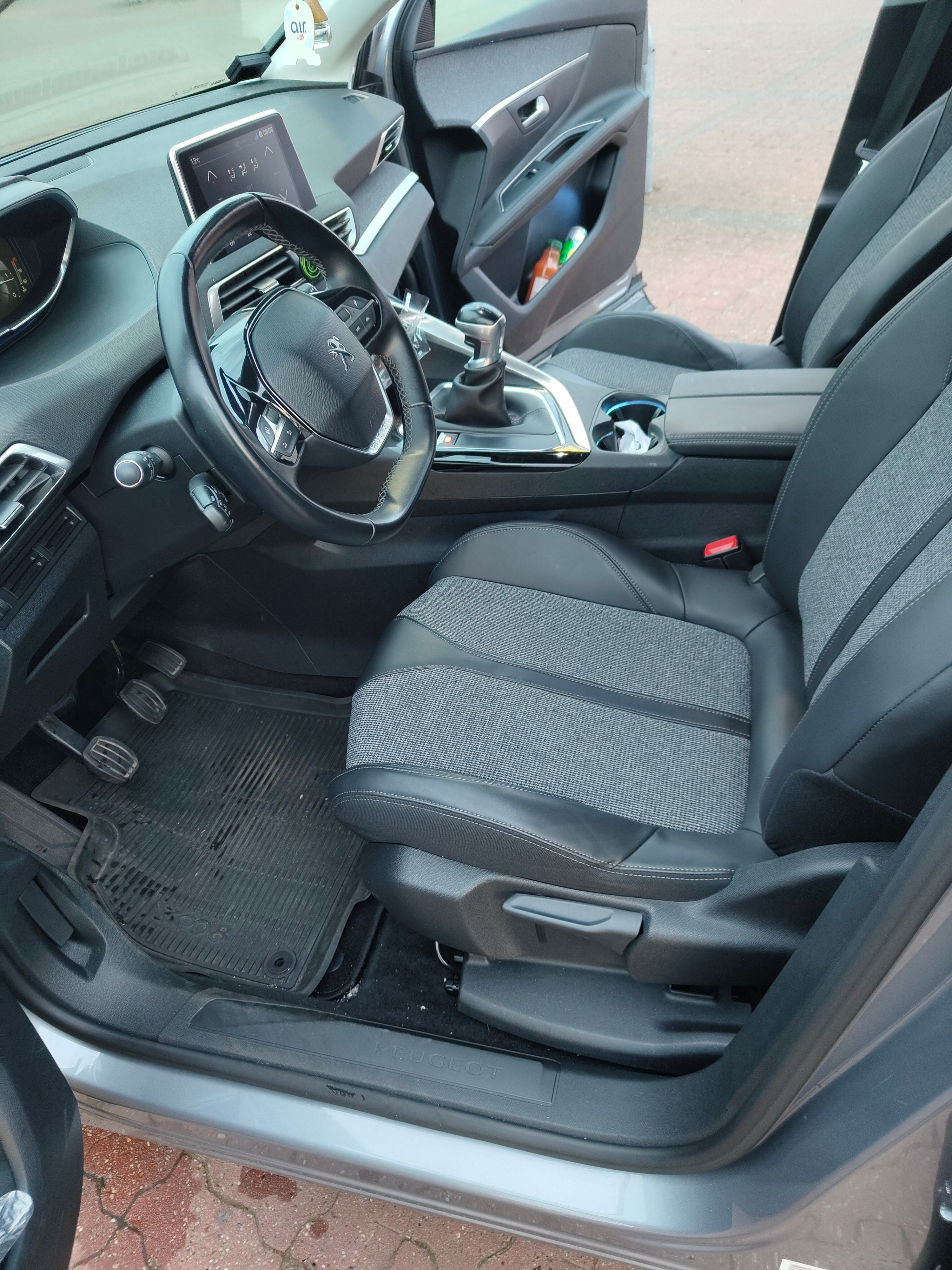 PEUGEOT 3008 Thumbnail 9