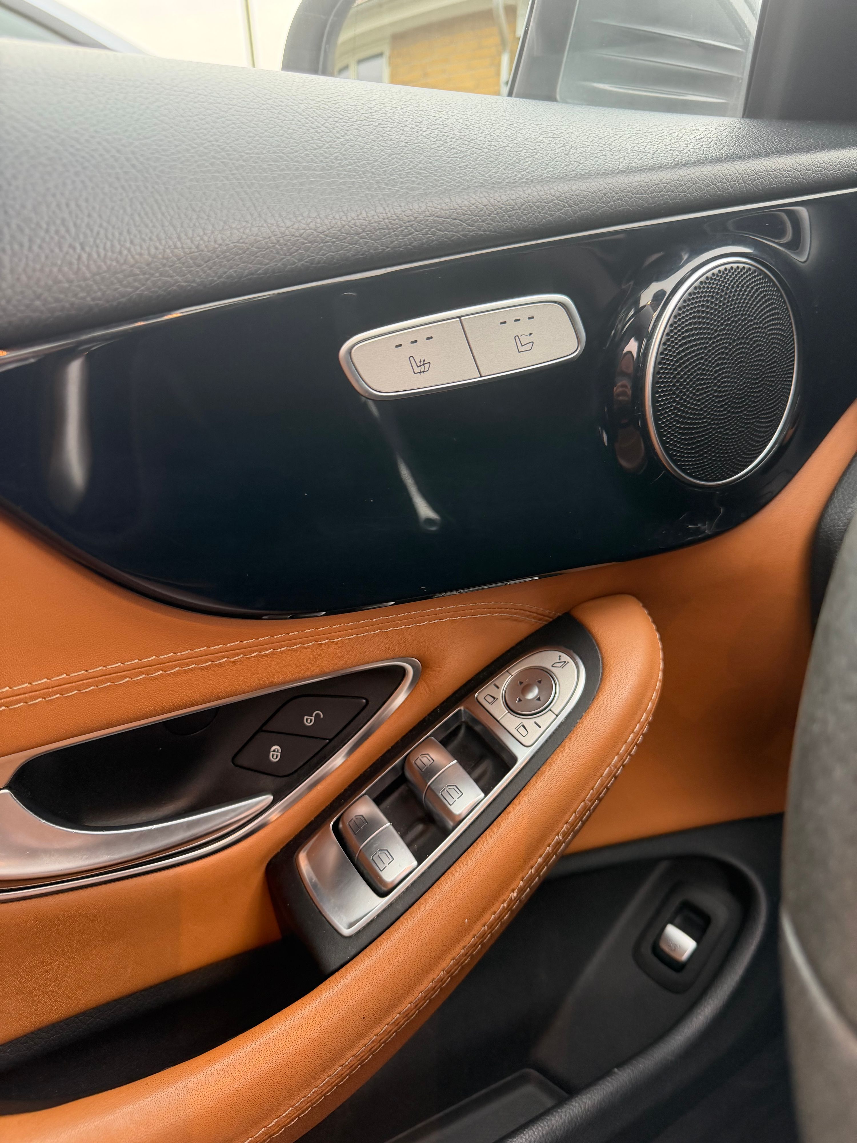 MERCEDES-BENZ C-Klasse Thumbnail 3