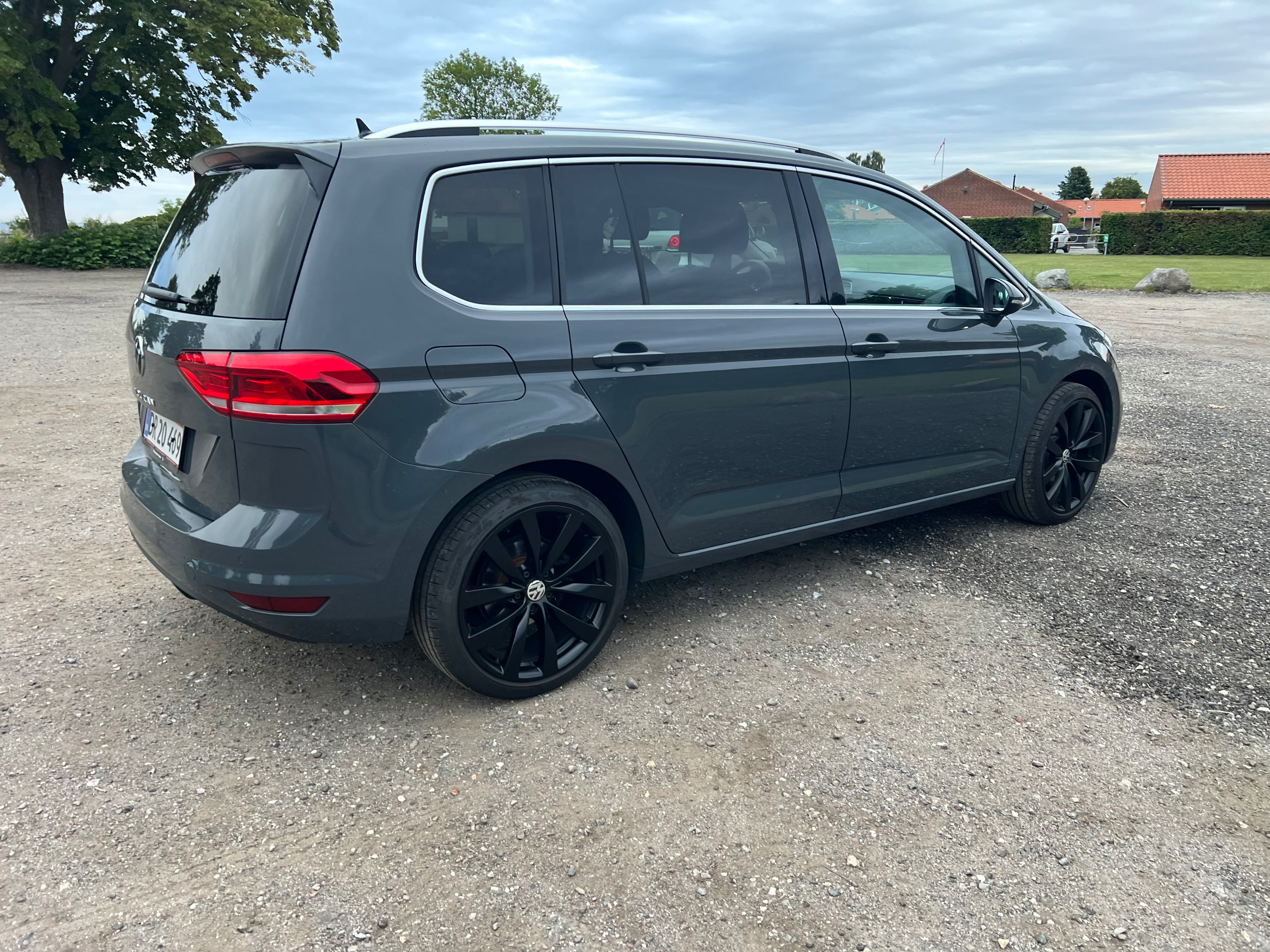 VOLKSWAGEN Touran Thumbnail 9