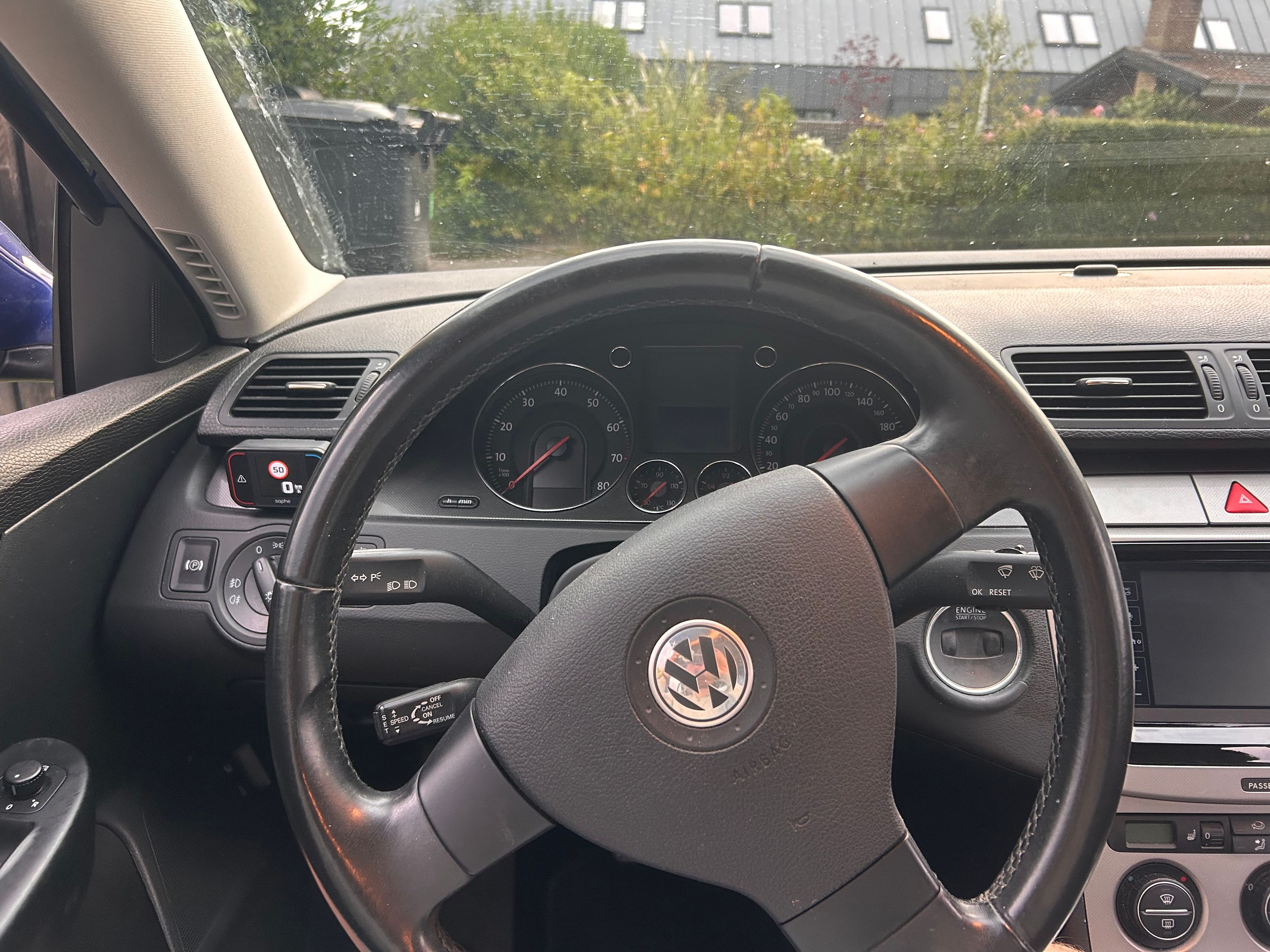 VOLKSWAGEN Passat Thumbnail 11