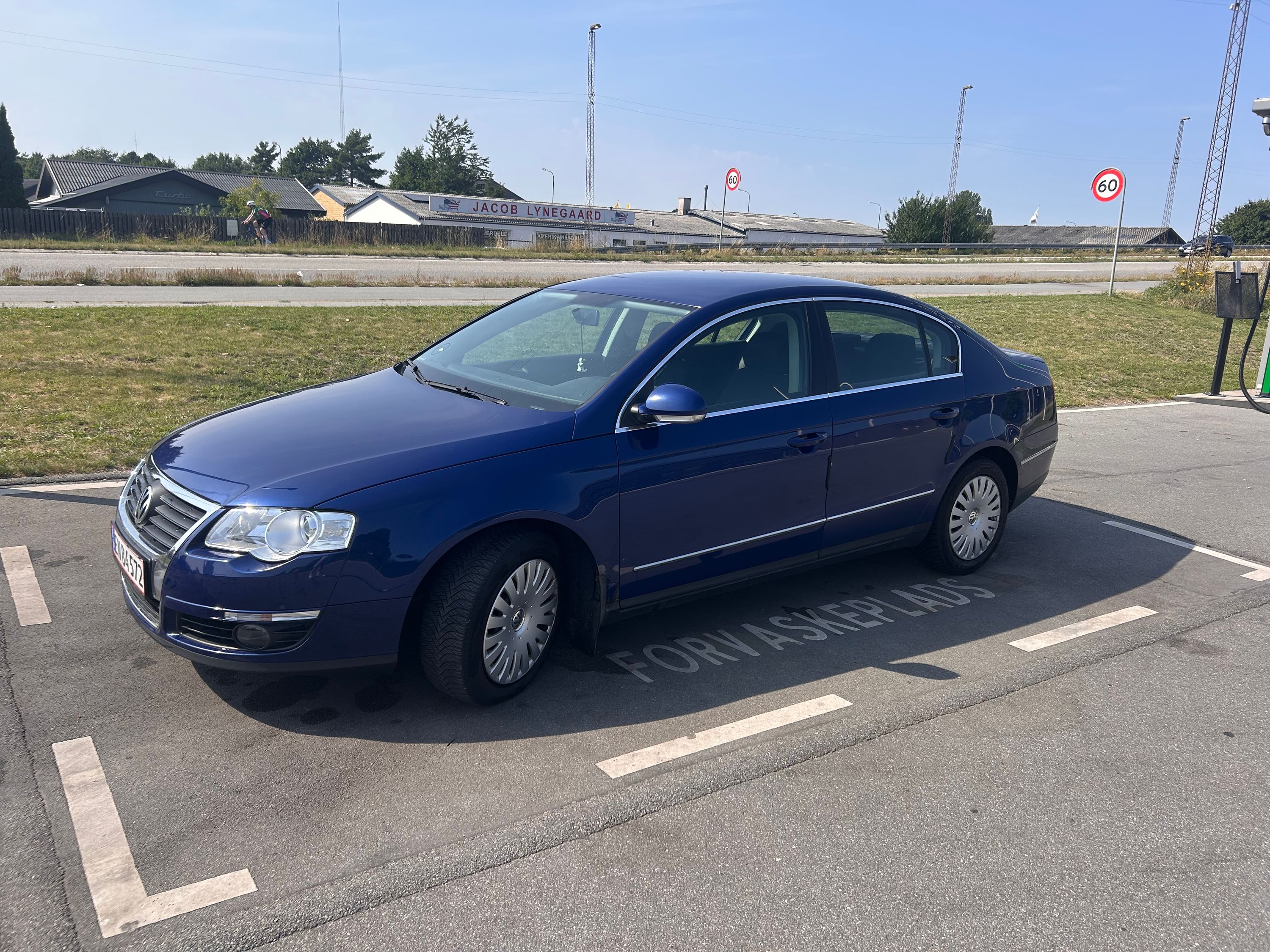VOLKSWAGEN Passat Thumbnail 17