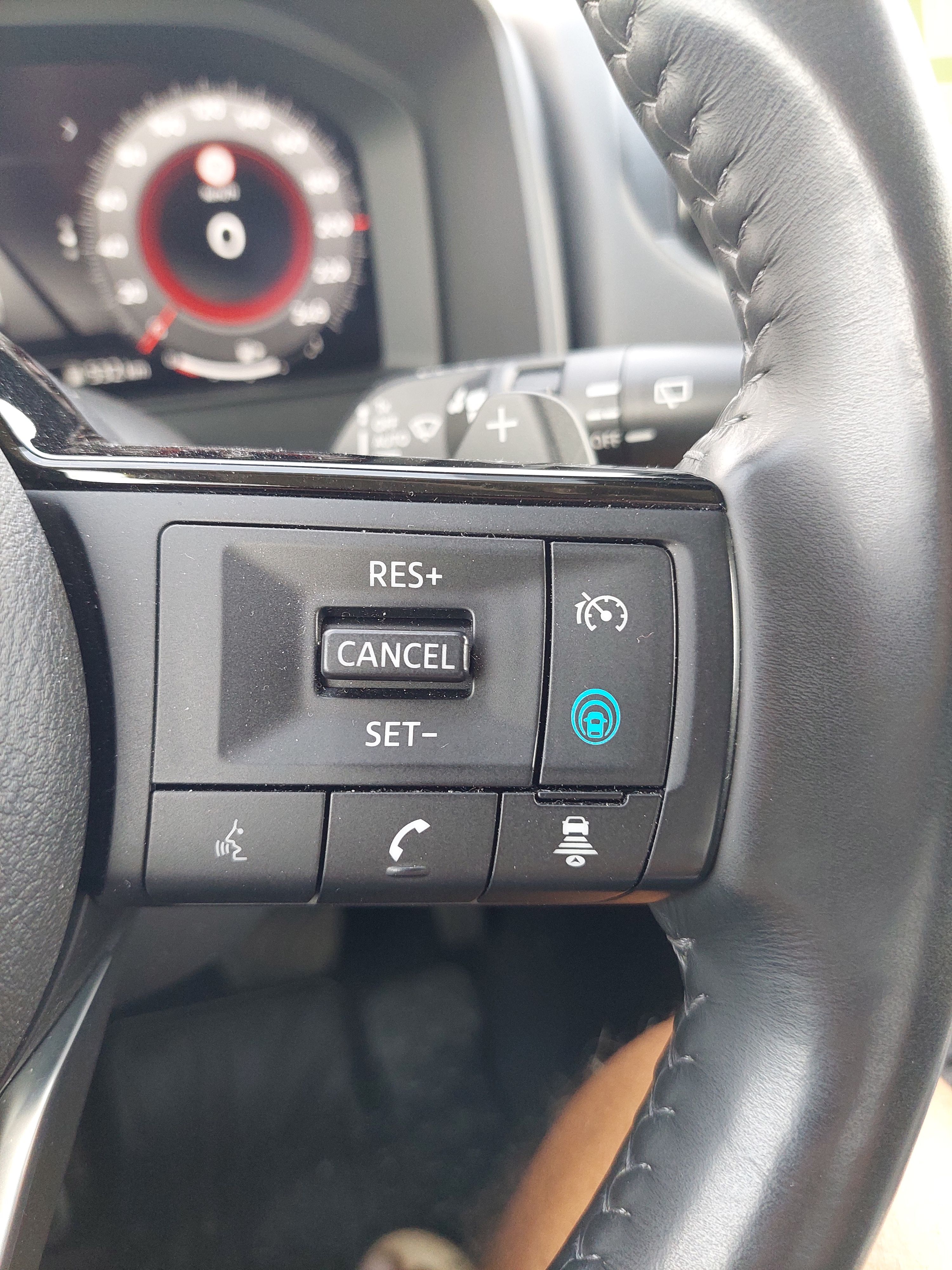 NISSAN Qashqai Thumbnail 6