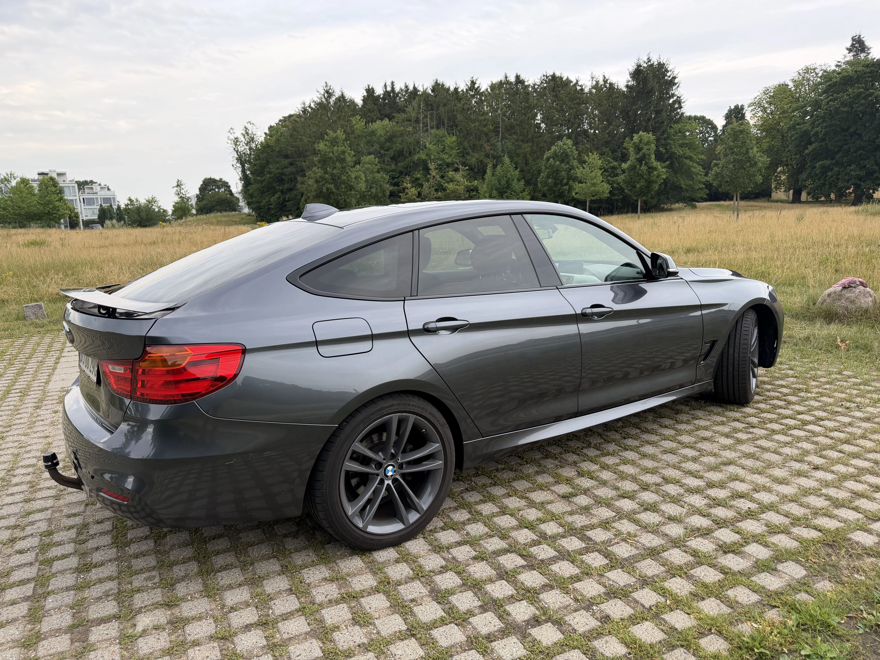 BMW 320 D Xdrive Gt Thumbnail 2