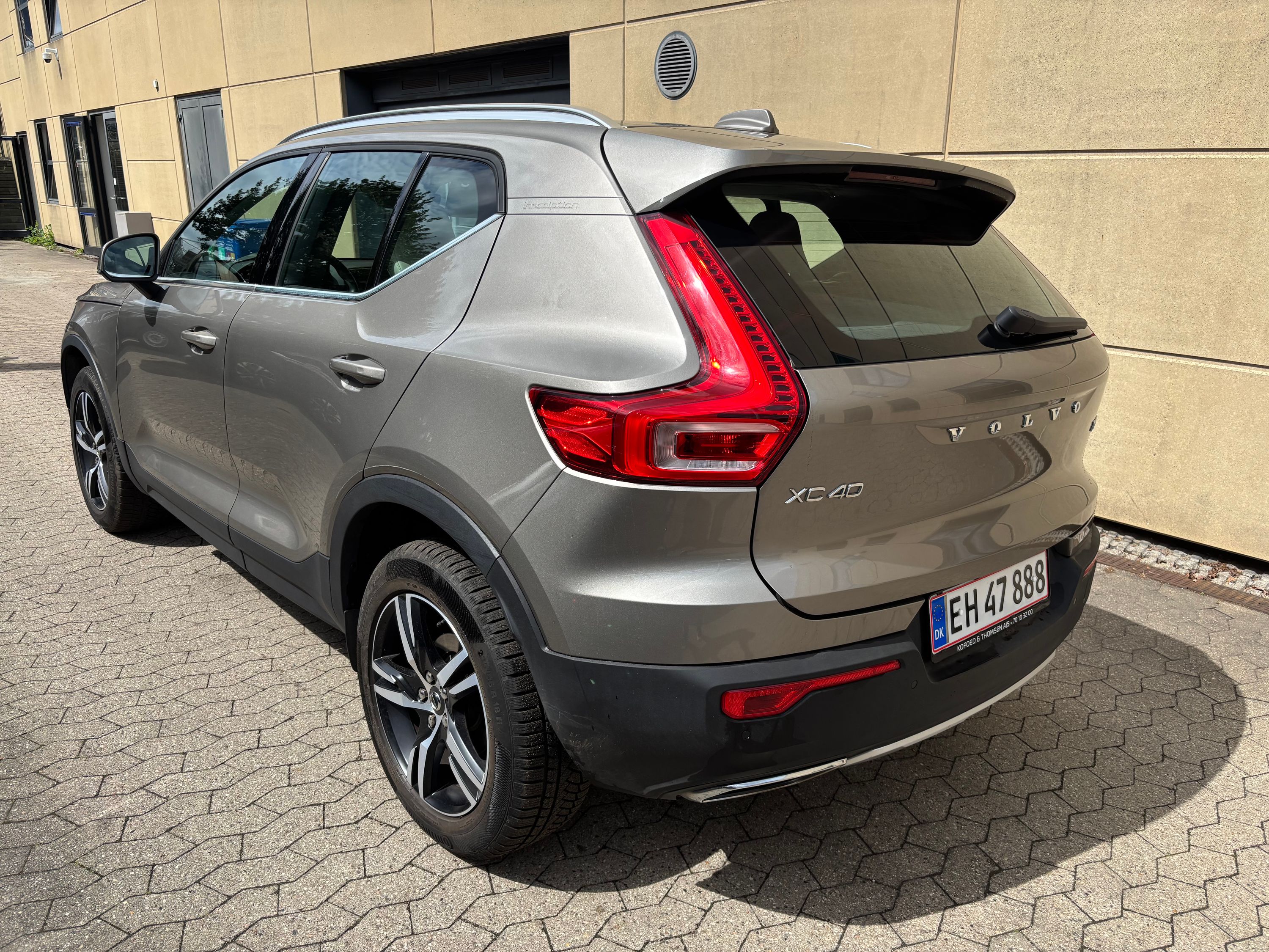 VOLVO Xc40 Thumbnail 7
