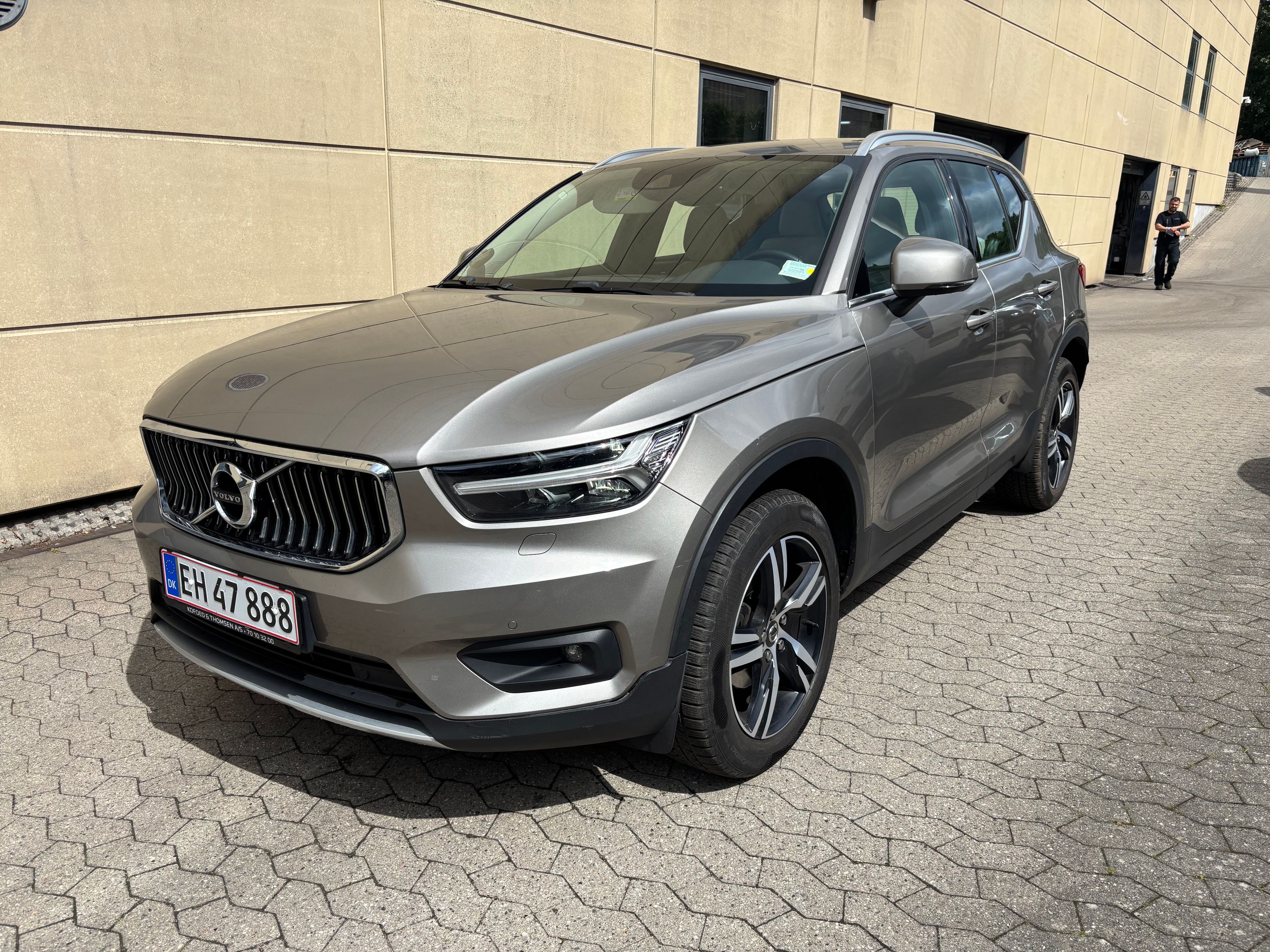 VOLVO Xc40 Thumbnail 5