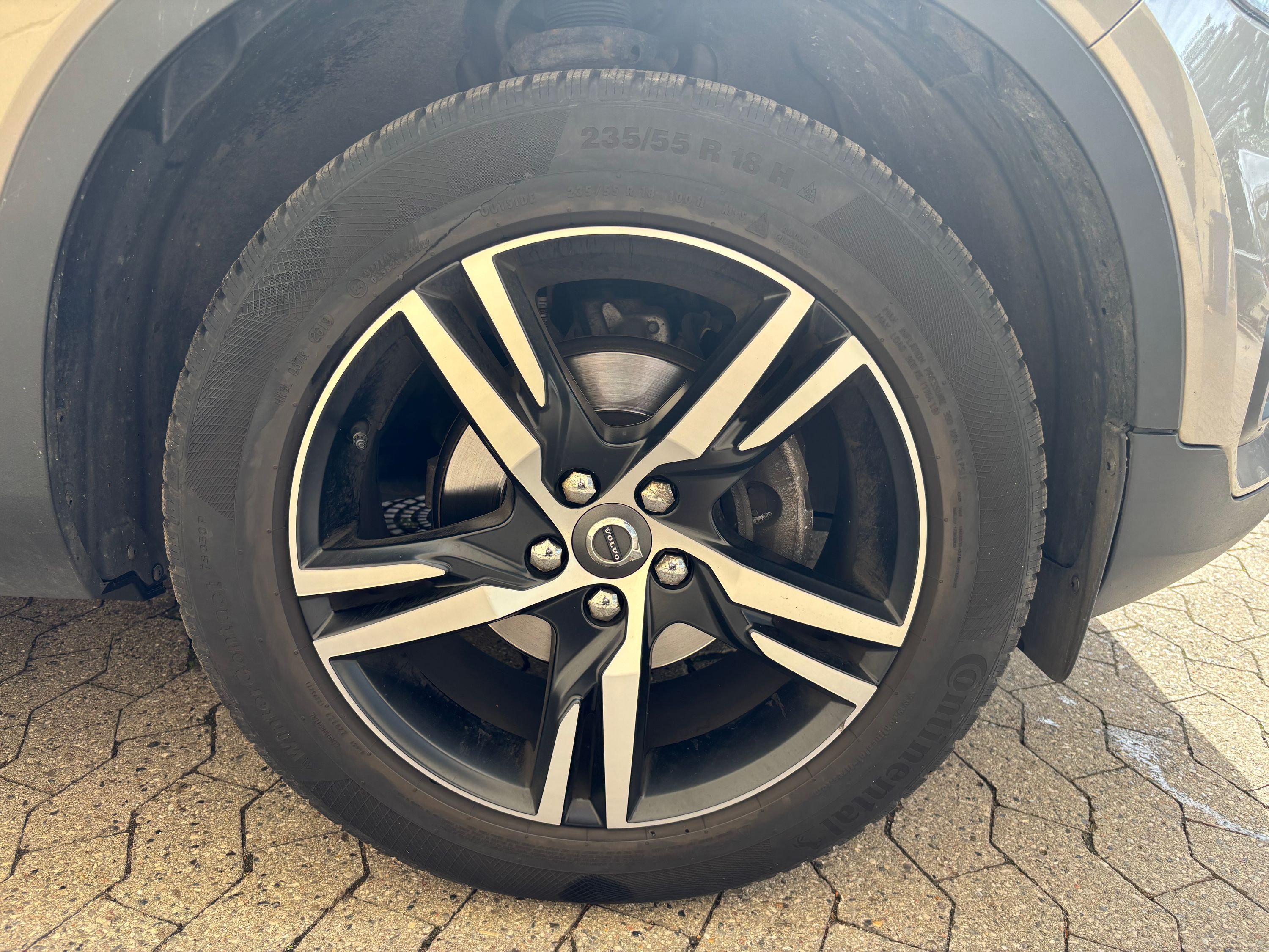 VOLVO Xc40 Thumbnail 13