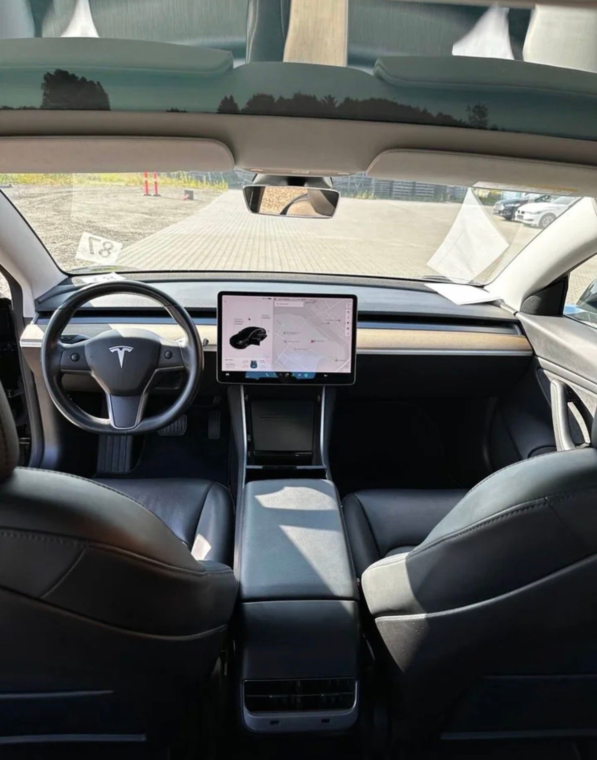 TESLA Model 3 Thumbnail 7
