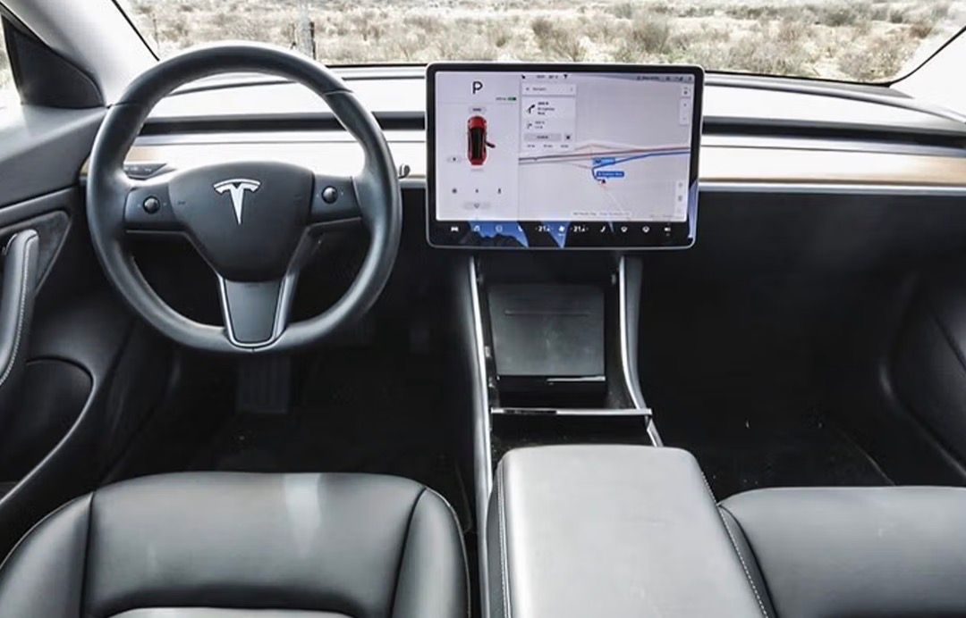 TESLA Model 3 Thumbnail 6