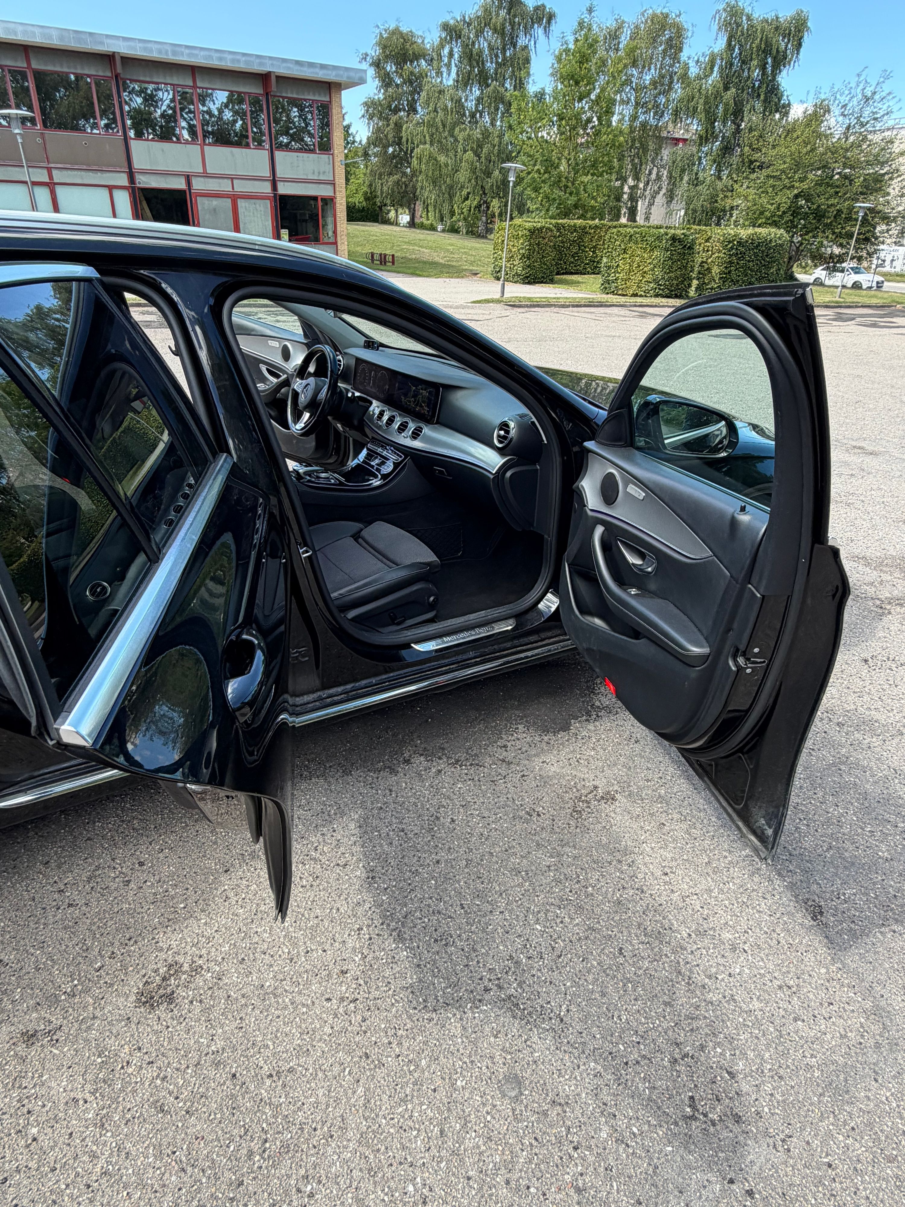 MERCEDES-BENZ E-Klasse Thumbnail 3