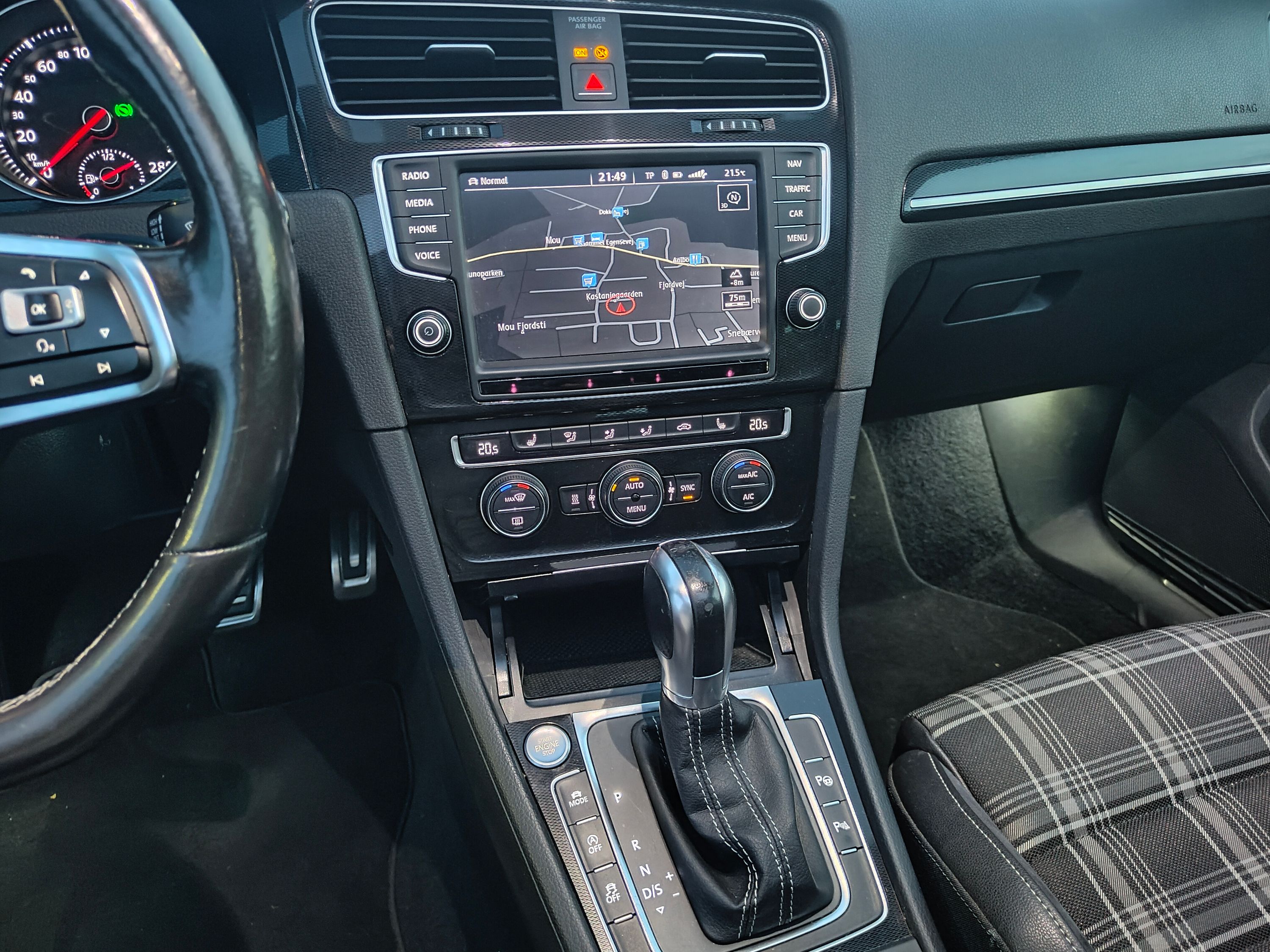 VW Golf Thumbnail 12
