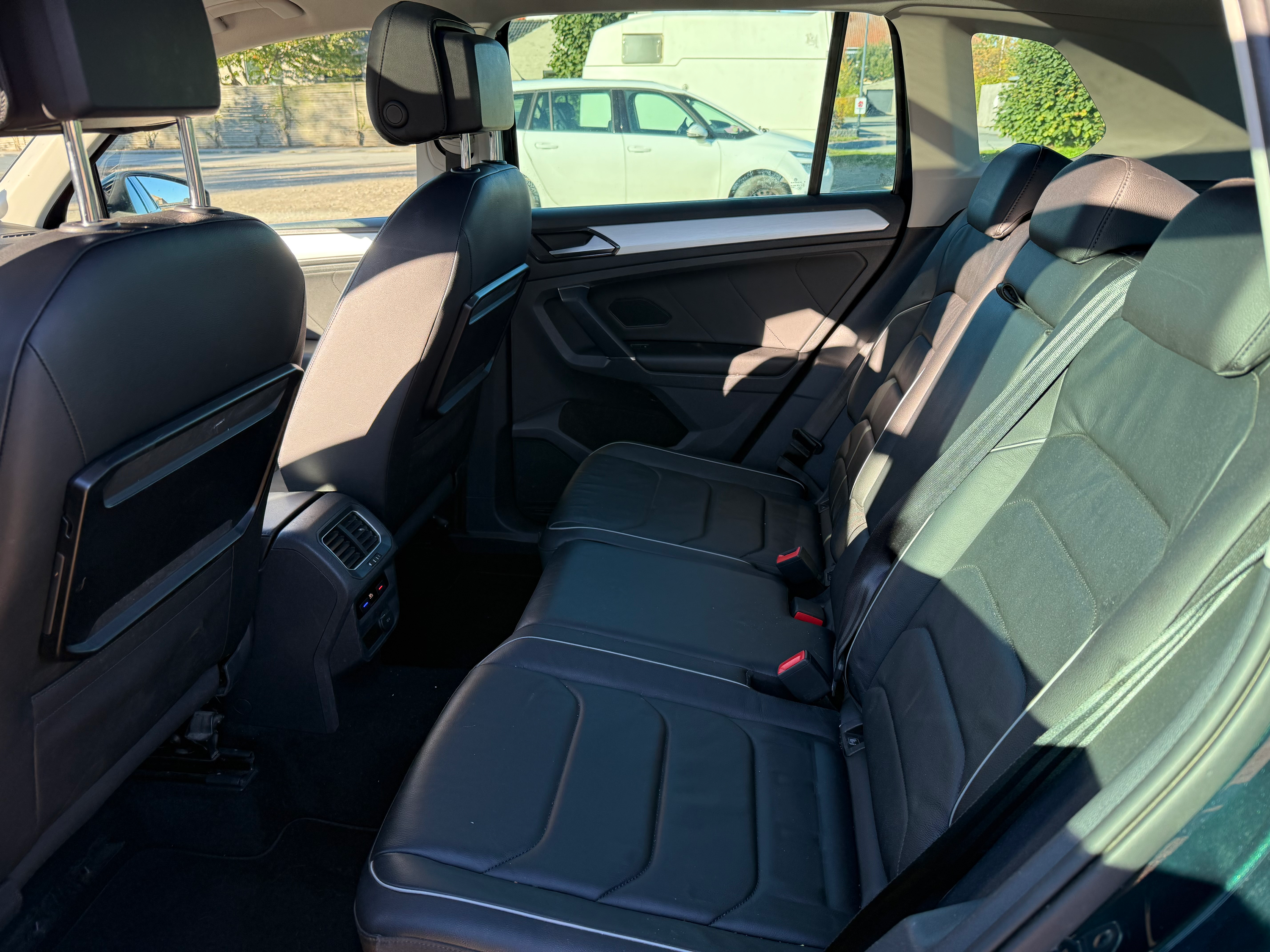 VOLKSWAGEN Tiguan Thumbnail 10