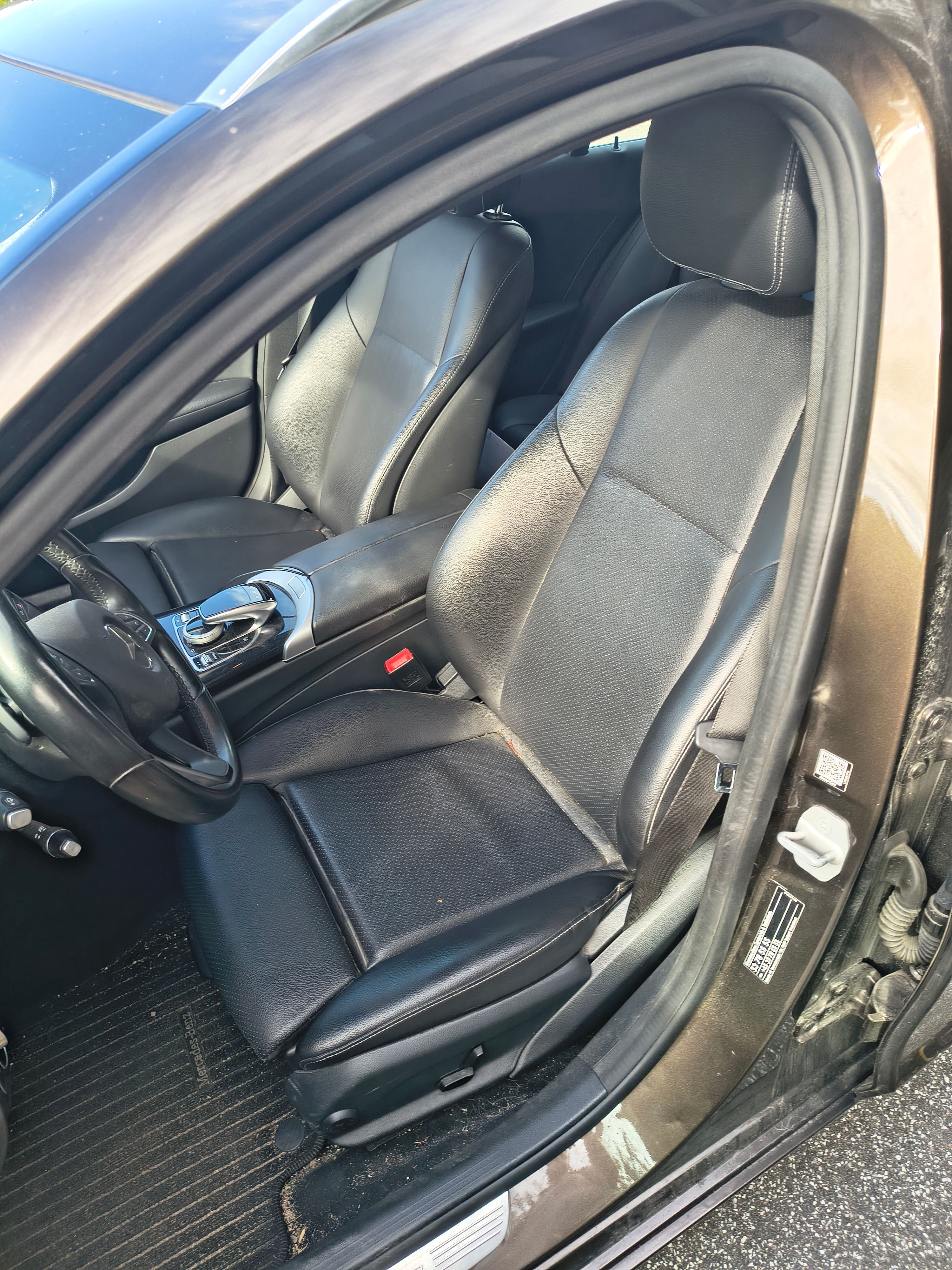 MERCEDES-BENZ C-Klasse Thumbnail 3