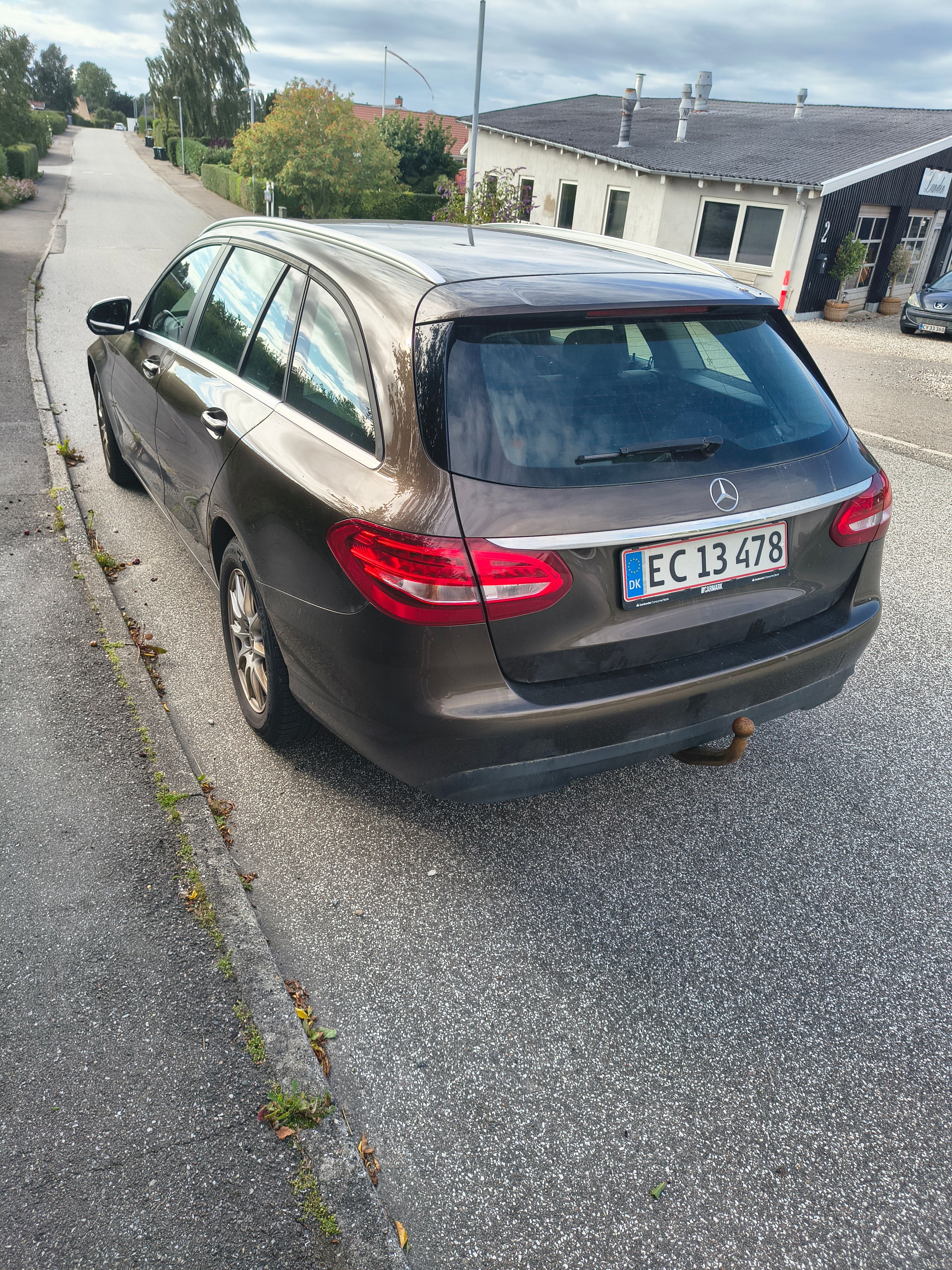 MERCEDES-BENZ C-Klasse Thumbnail 2