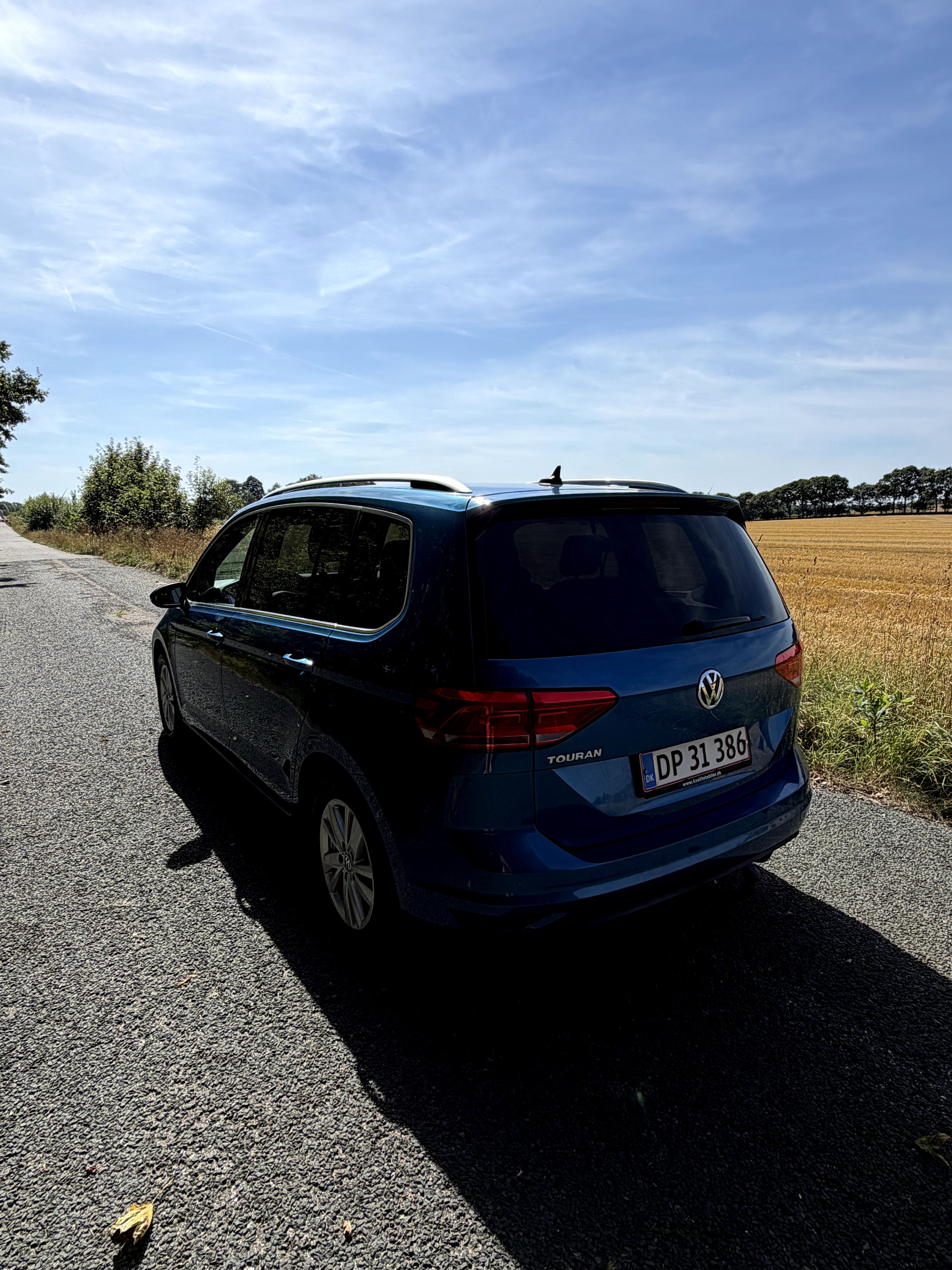 VOLKSWAGEN Touran Thumbnail 4