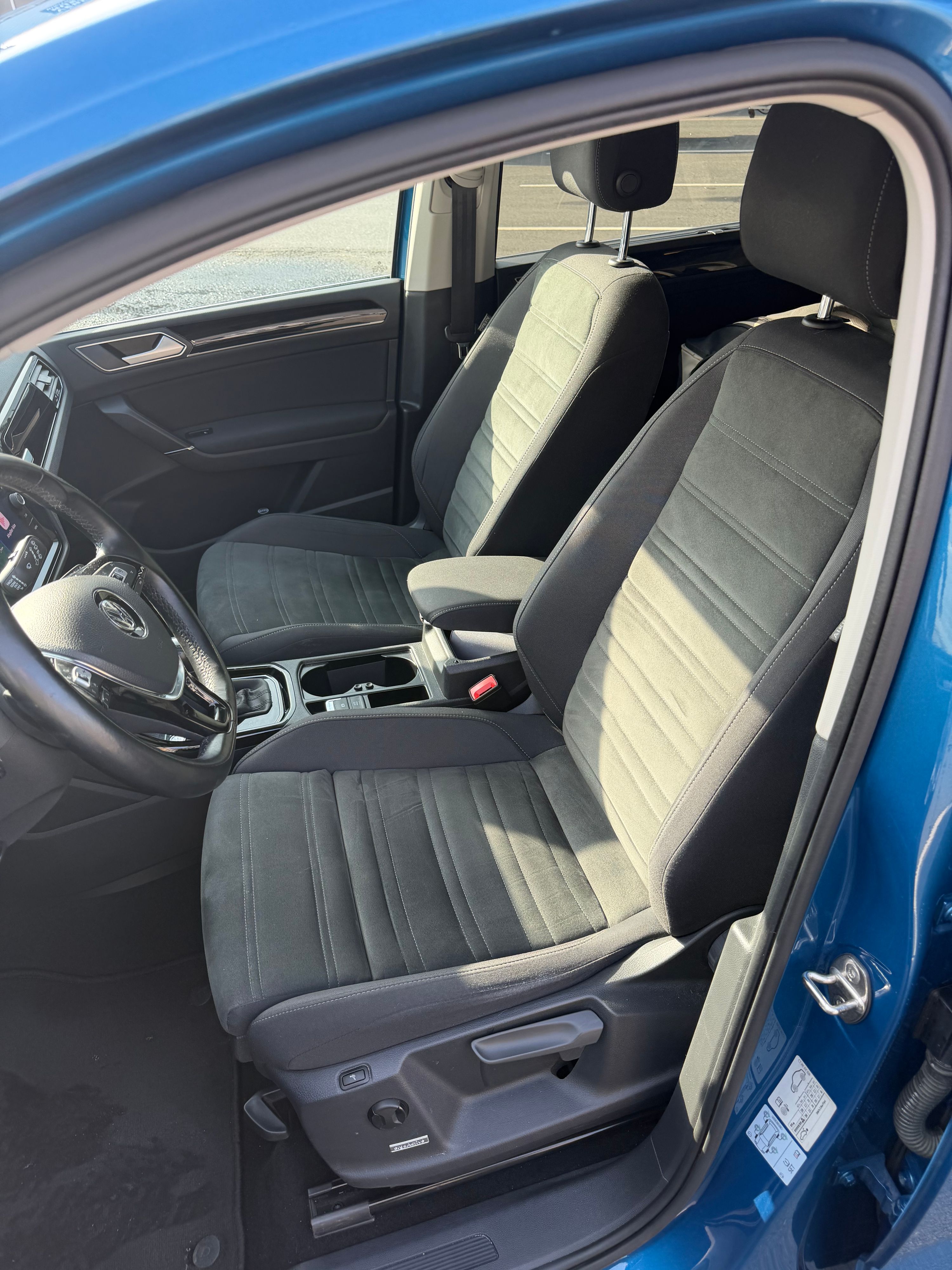 VOLKSWAGEN Touran Thumbnail 9
