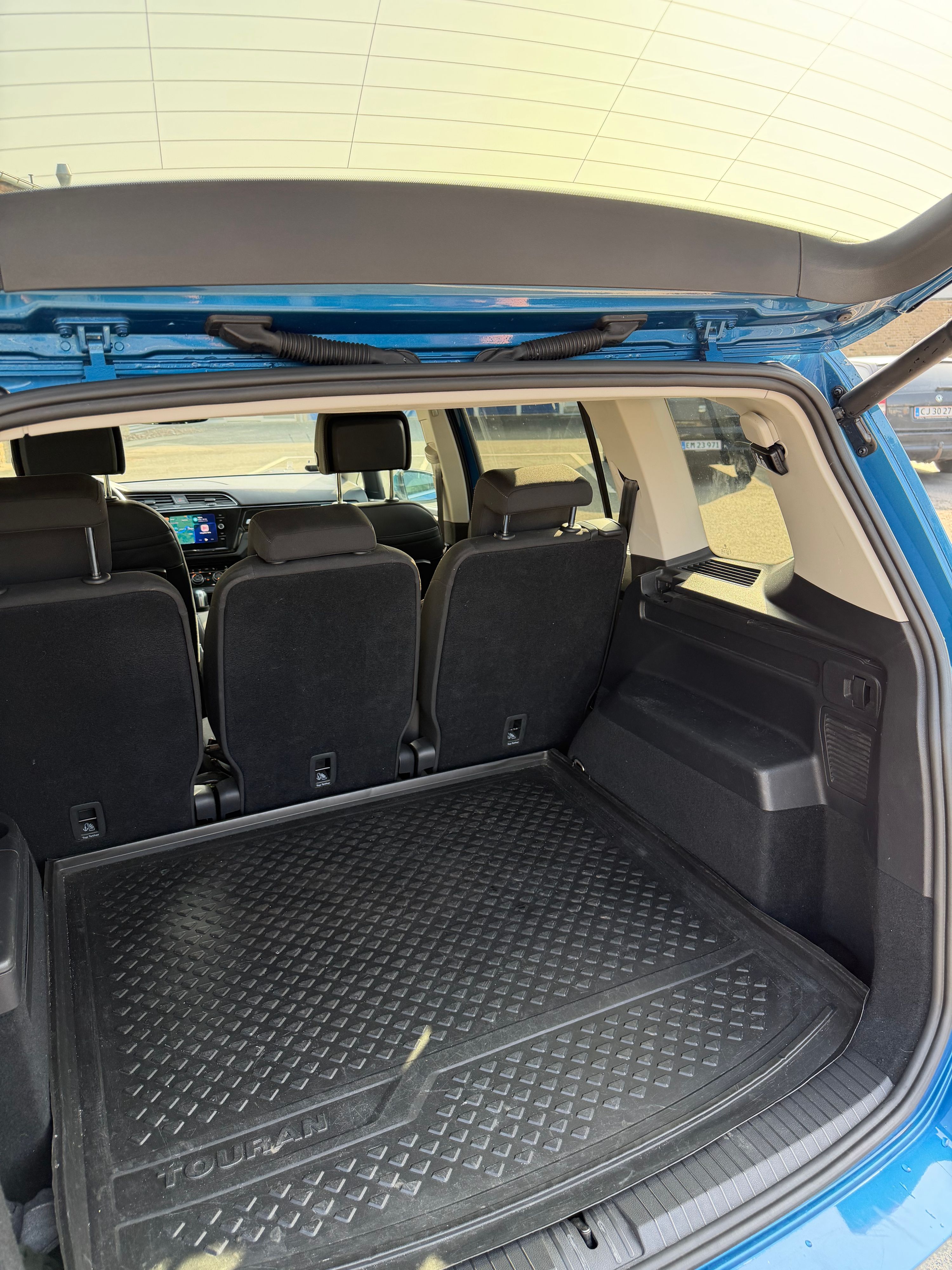VOLKSWAGEN Touran Thumbnail 14