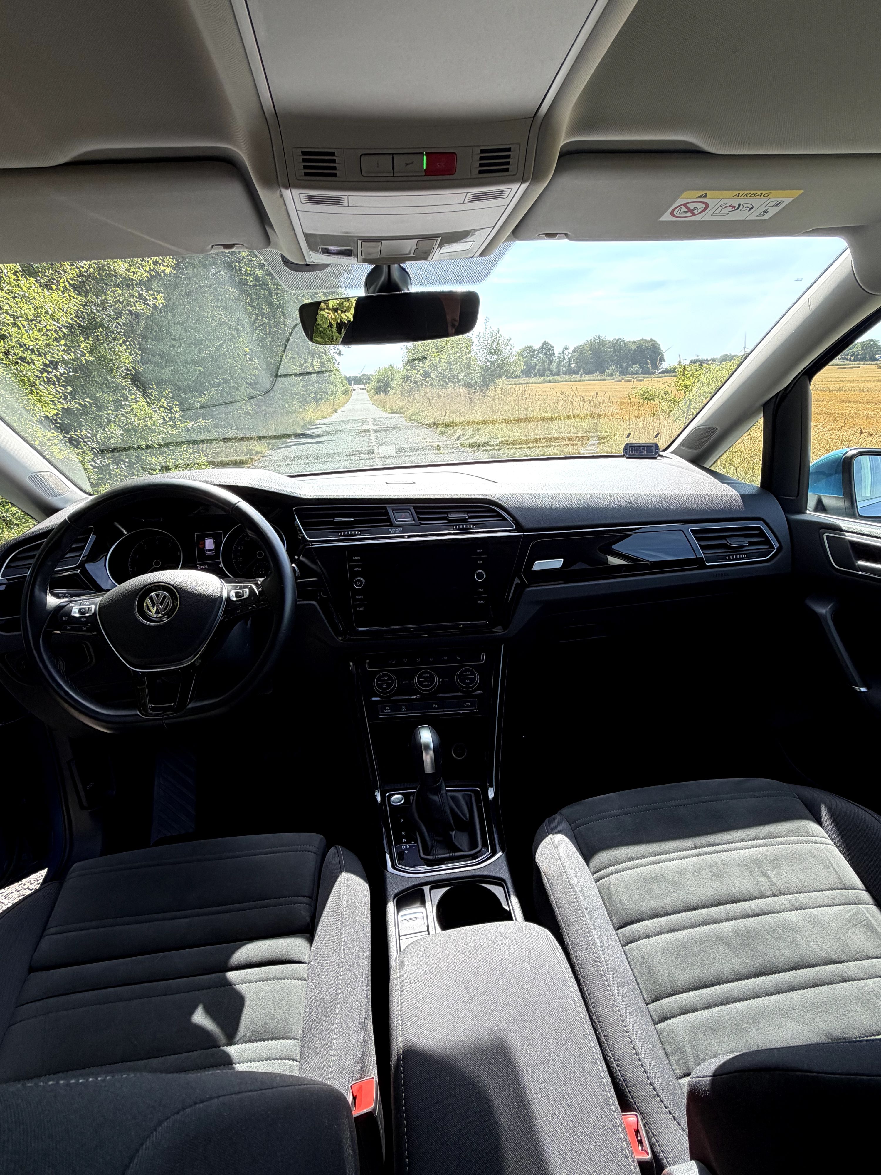 VOLKSWAGEN Touran Thumbnail 7