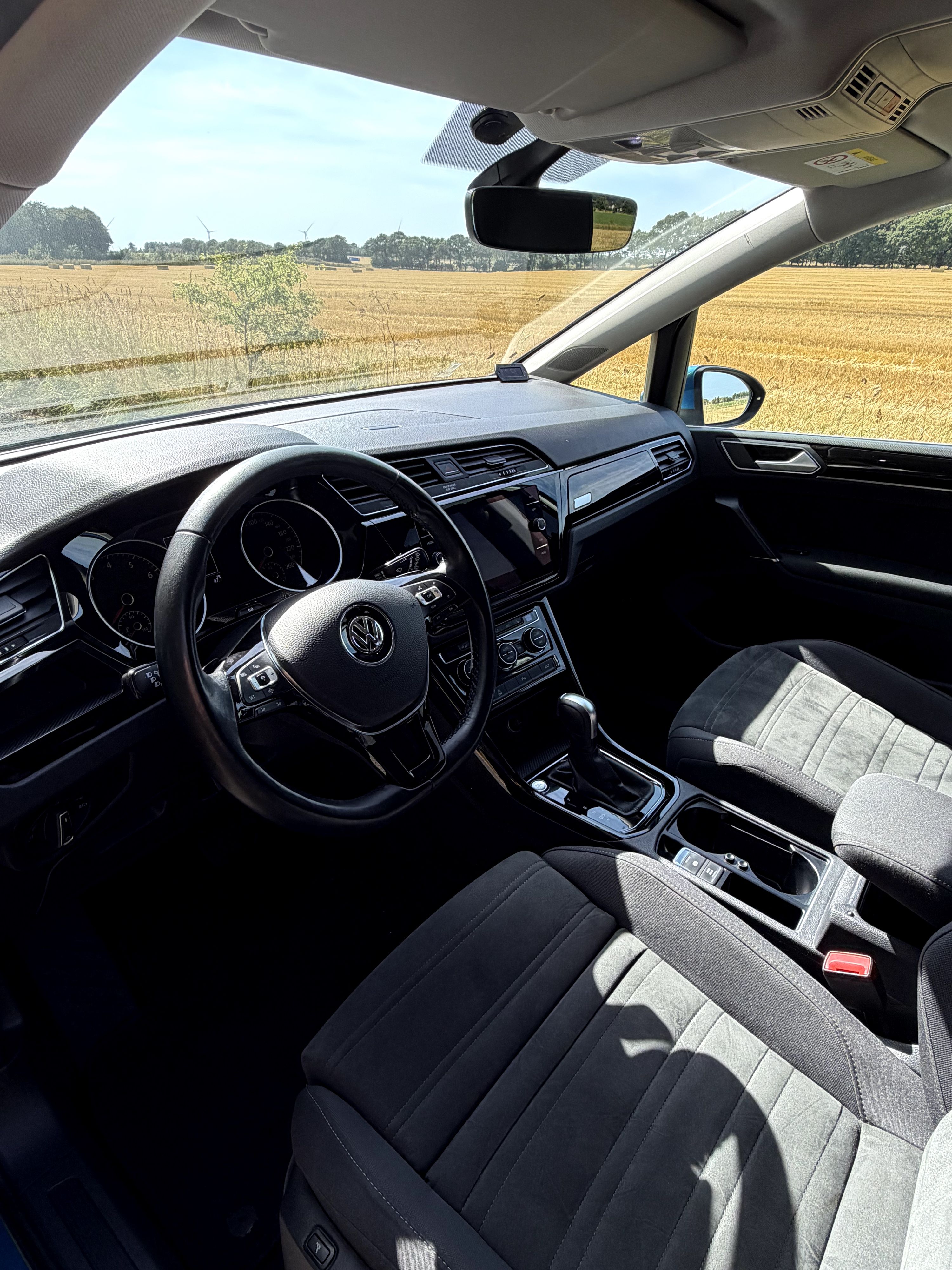 VOLKSWAGEN Touran Thumbnail 6