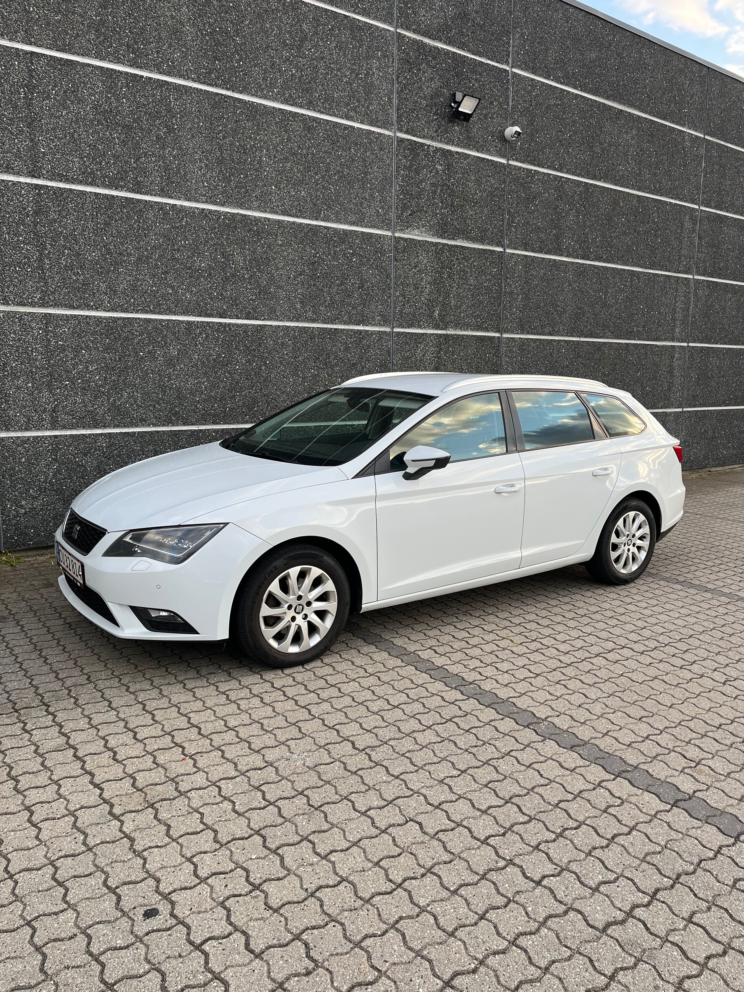 SEAT Leon Thumbnail 3