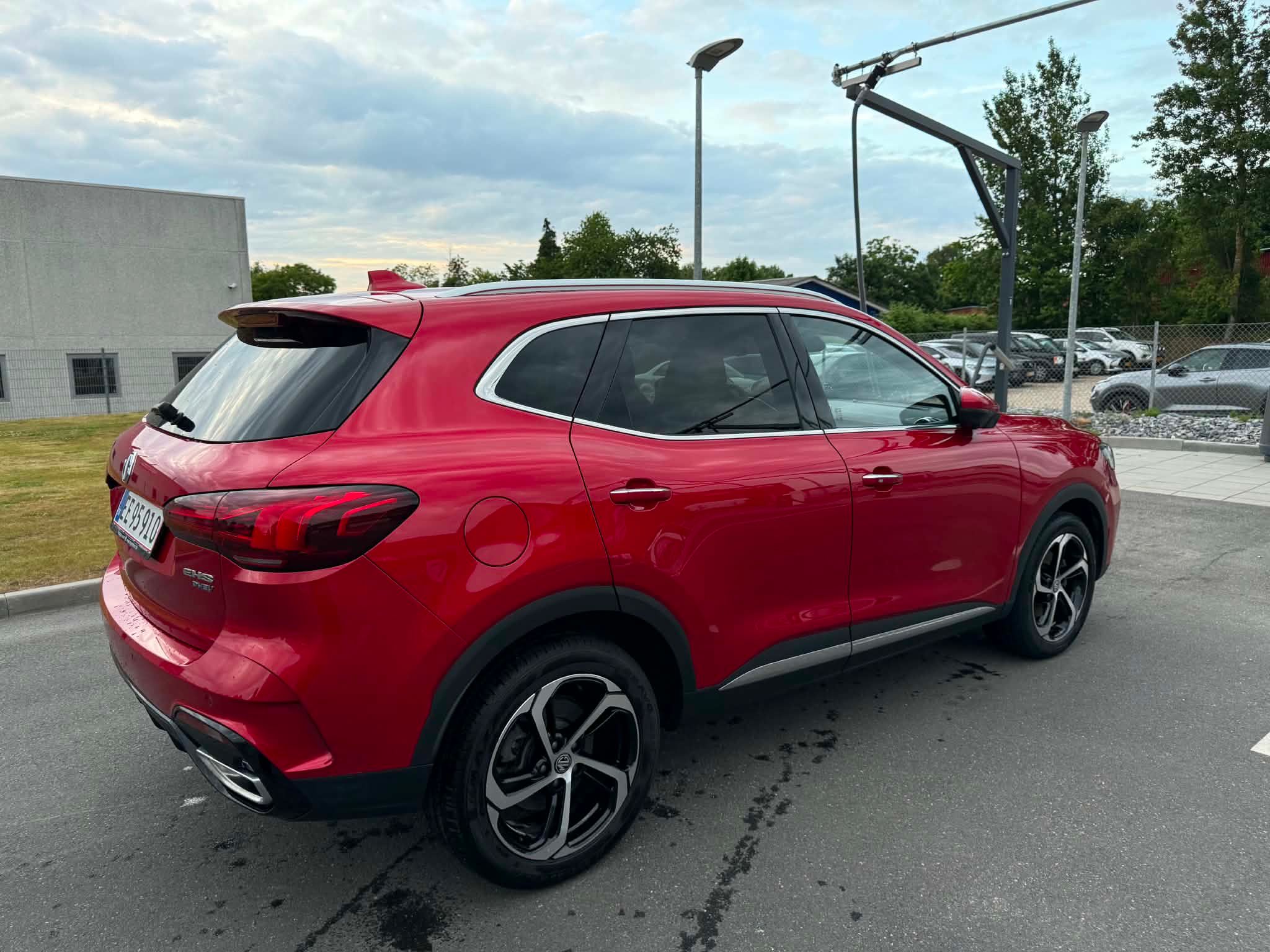 MG Ehs Plug-In Hybrid Thumbnail 3