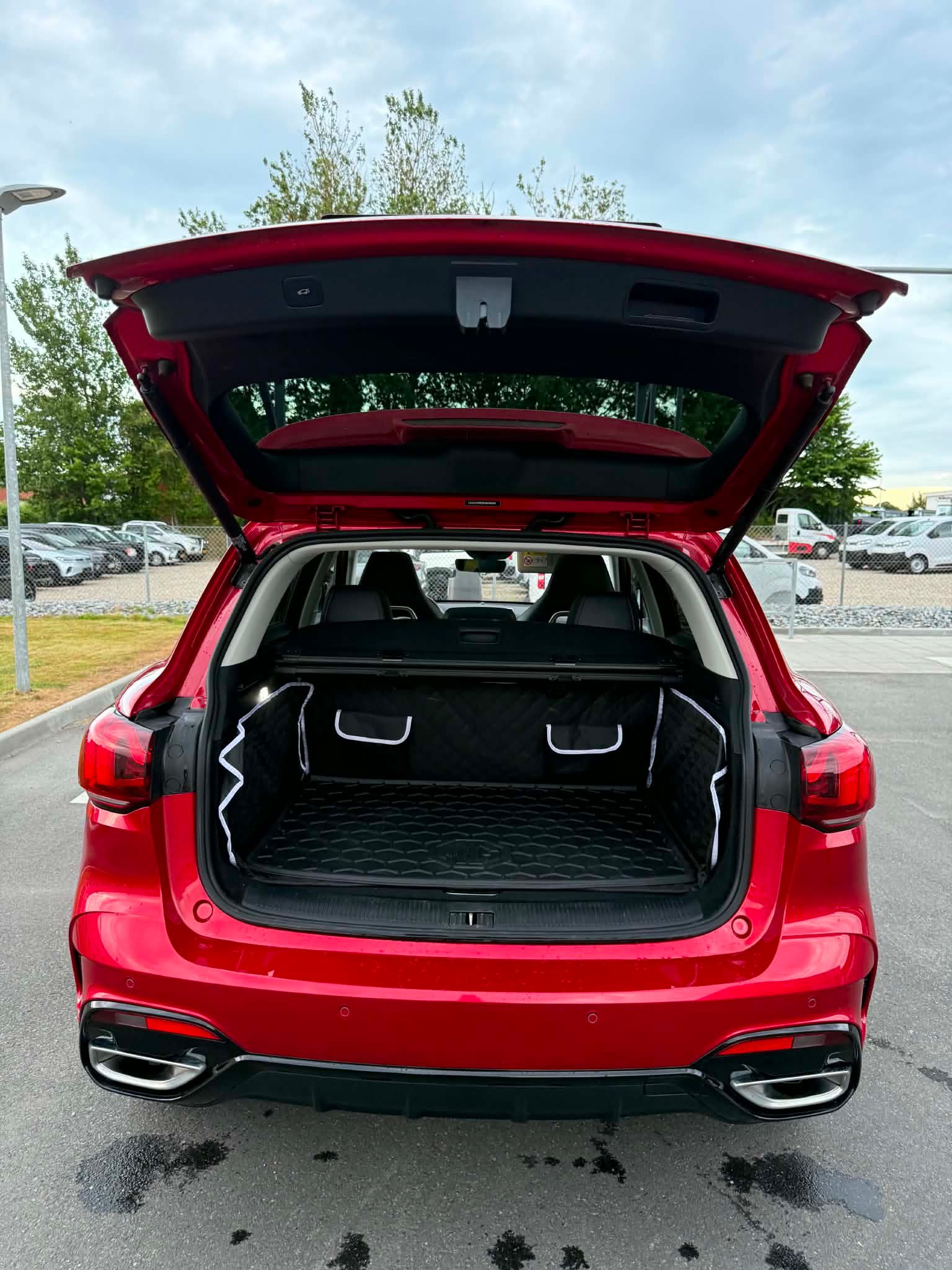 MG Ehs Plug-In Hybrid Thumbnail 5