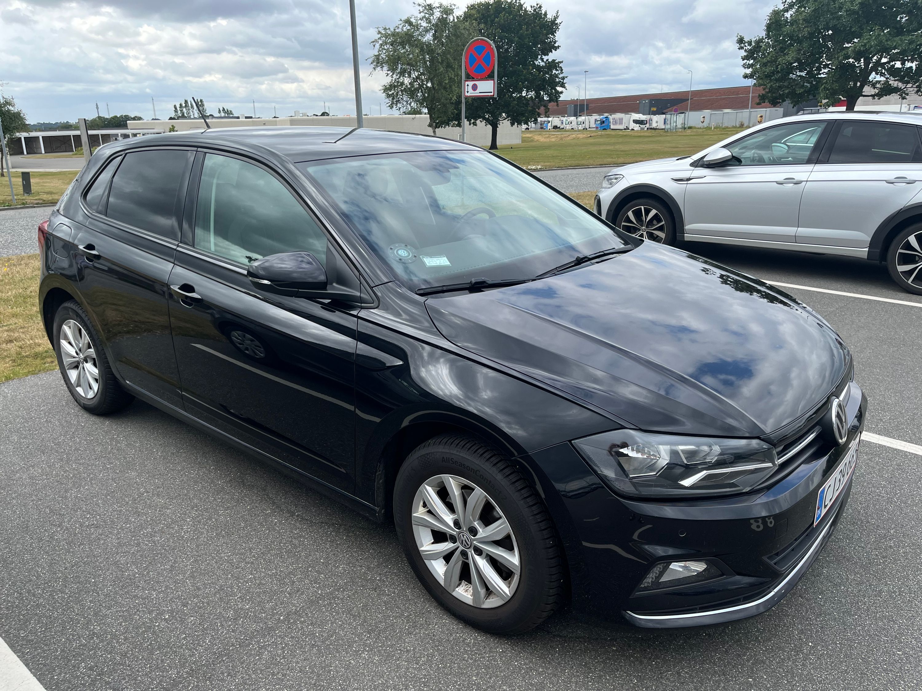 VOLKSWAGEN Polo Thumbnail 4