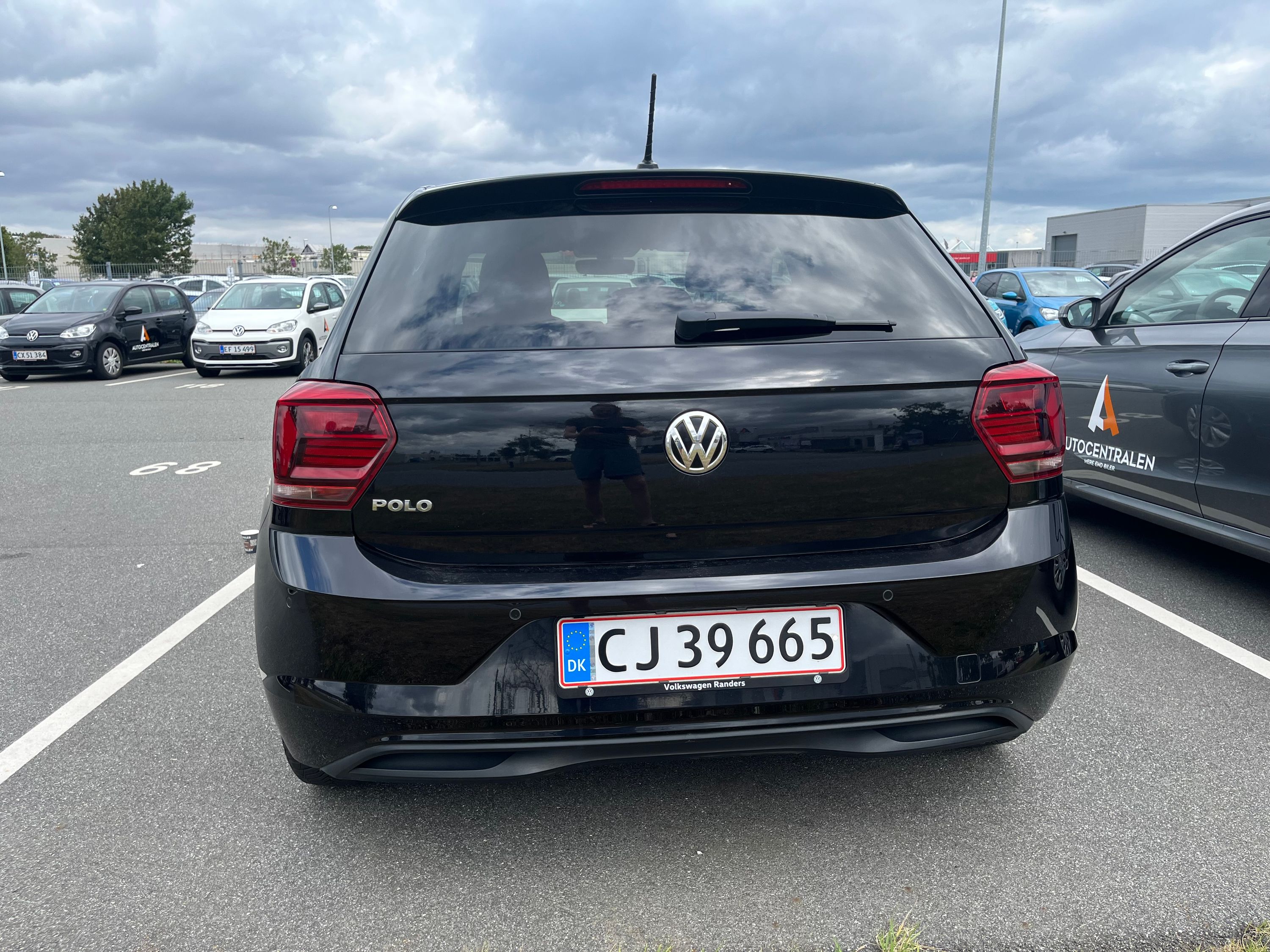 VOLKSWAGEN Polo Thumbnail 3