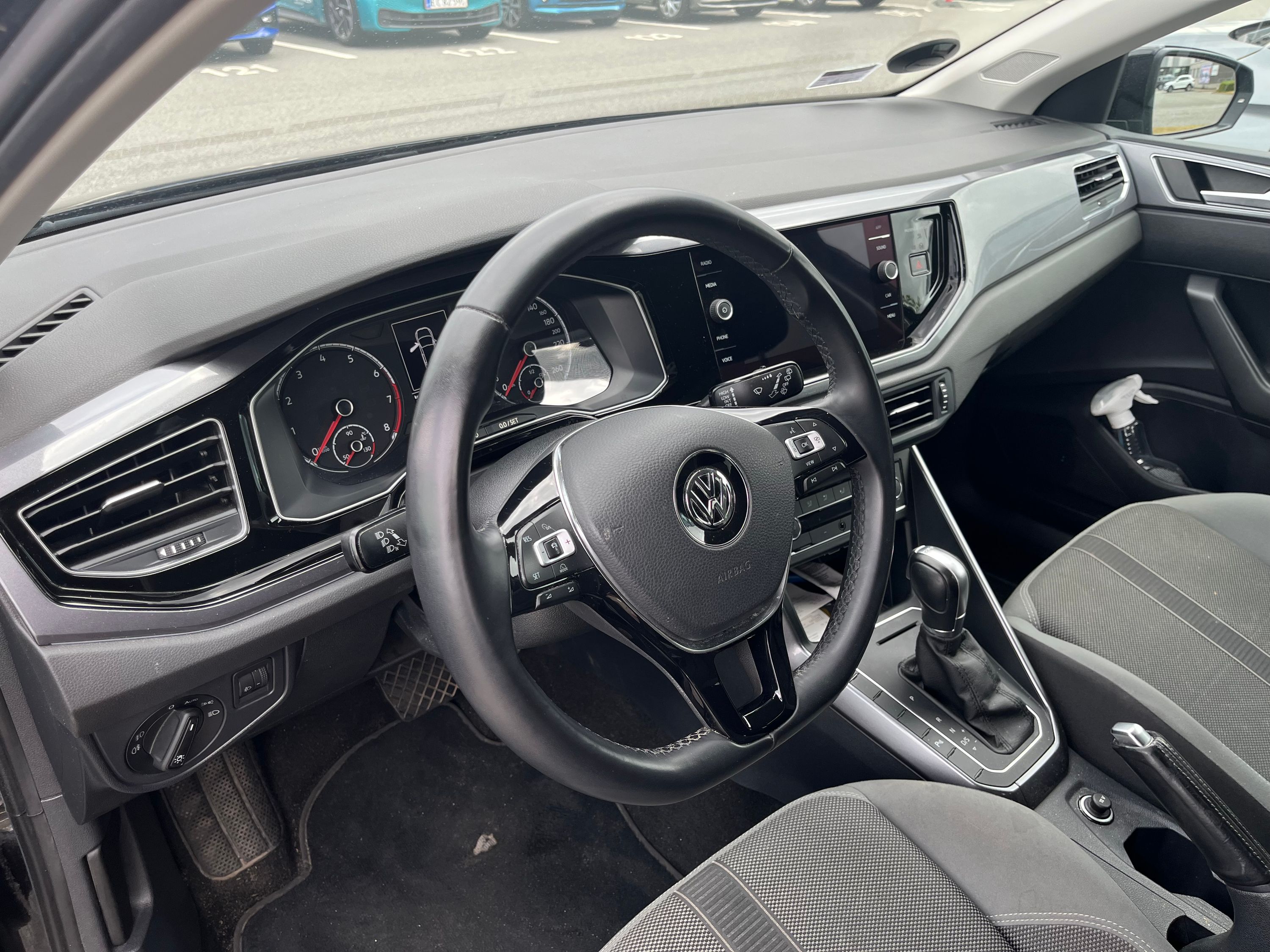 VOLKSWAGEN Polo Thumbnail 5